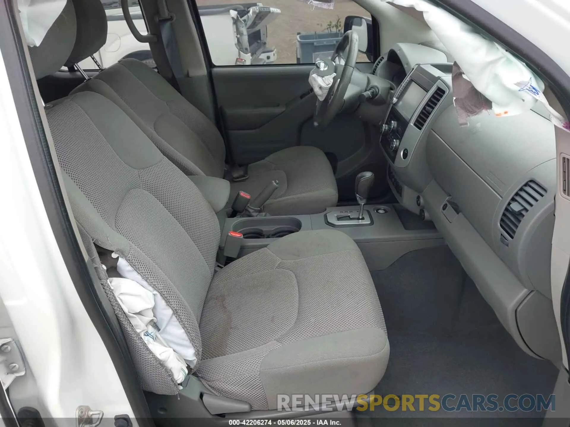 5 Photograph of a damaged car 1N6ED0EA0LN705624 NISSAN FRONTIER 2020
