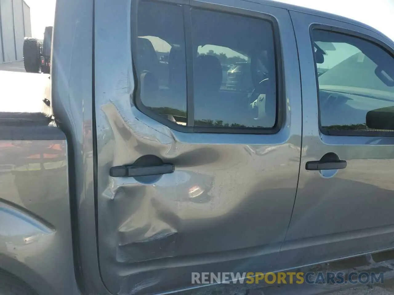 10 Photograph of a damaged car 1N6ED0EA8LN726186 NISSAN FRONTIER 2020