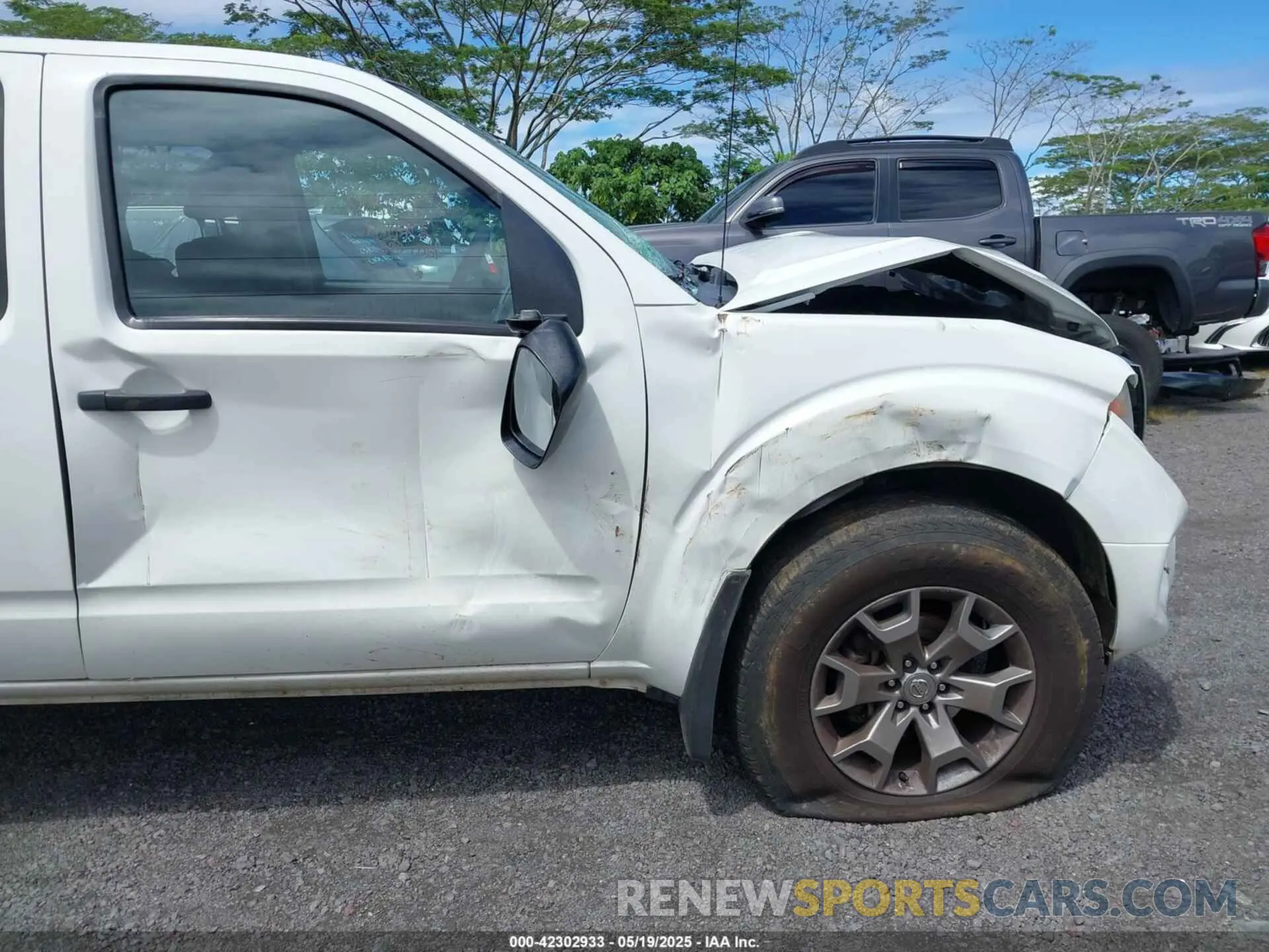 18 Photograph of a damaged car 1N6ED0EB2LN720957 NISSAN FRONTIER 2020