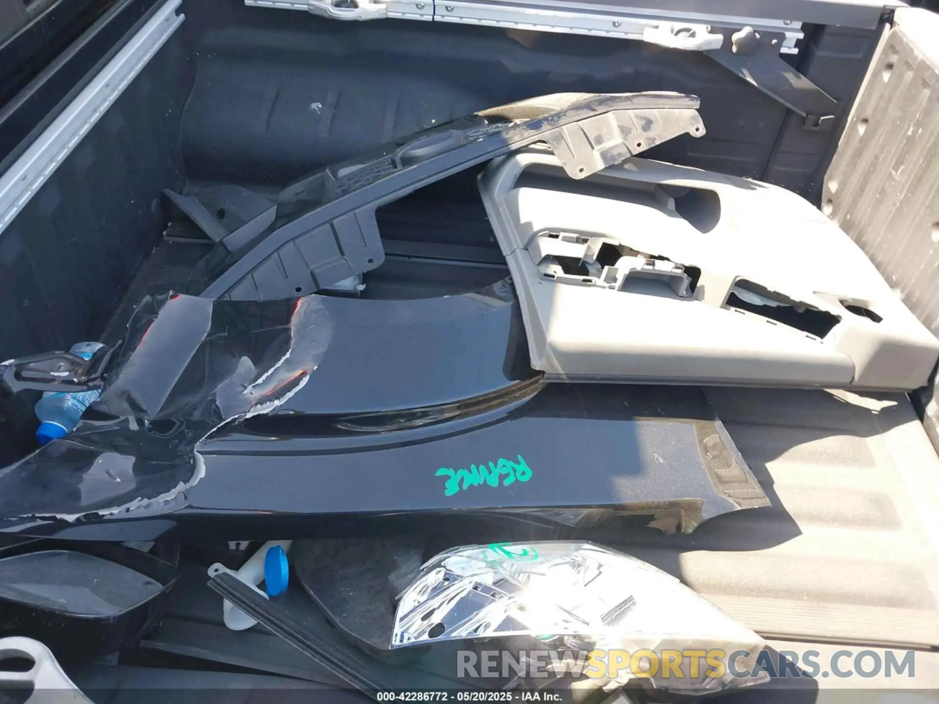 12 Photograph of a damaged car 1N6ED0EA7MN702186 NISSAN FRONTIER 2021