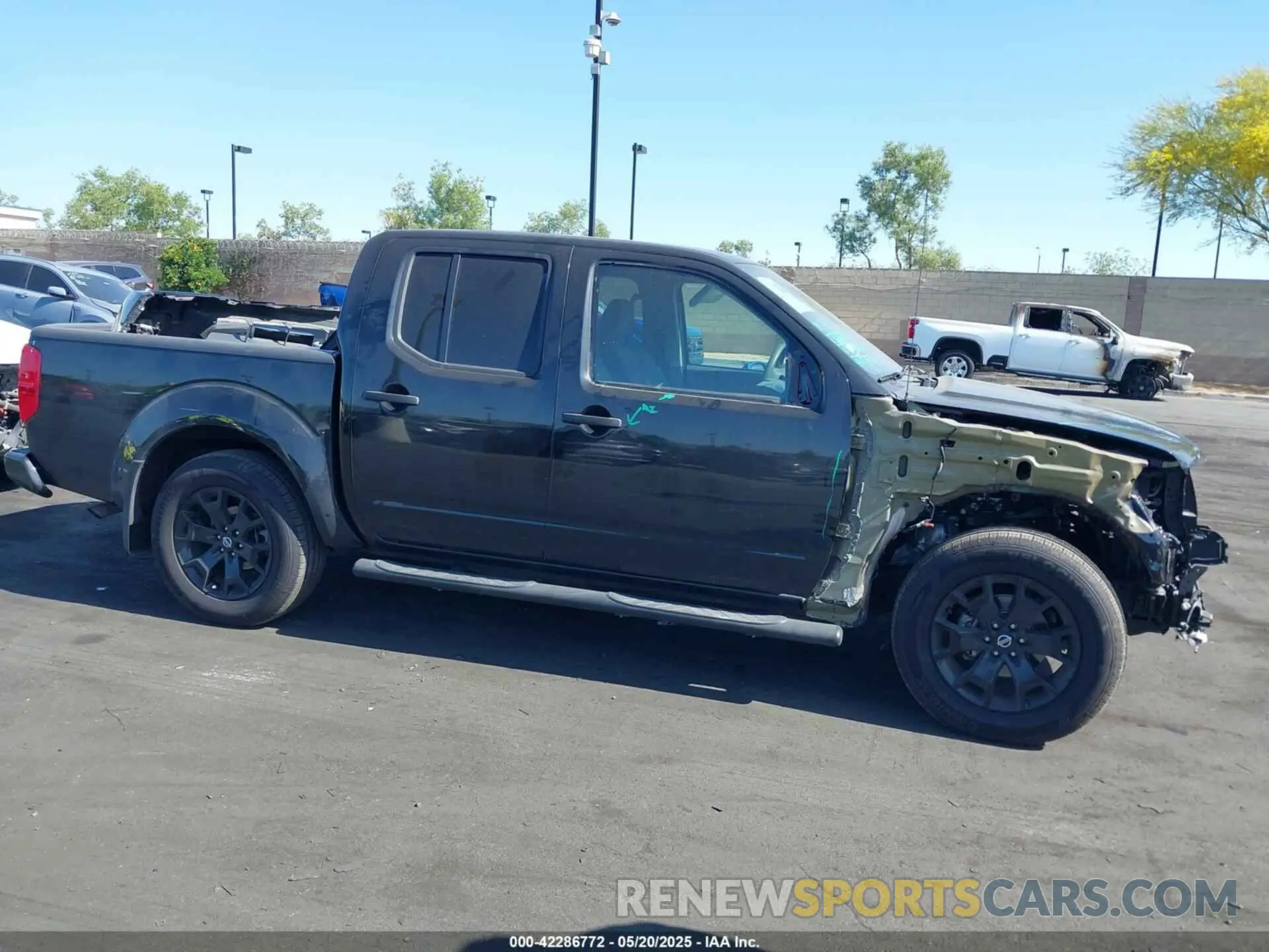 14 Photograph of a damaged car 1N6ED0EA7MN702186 NISSAN FRONTIER 2021