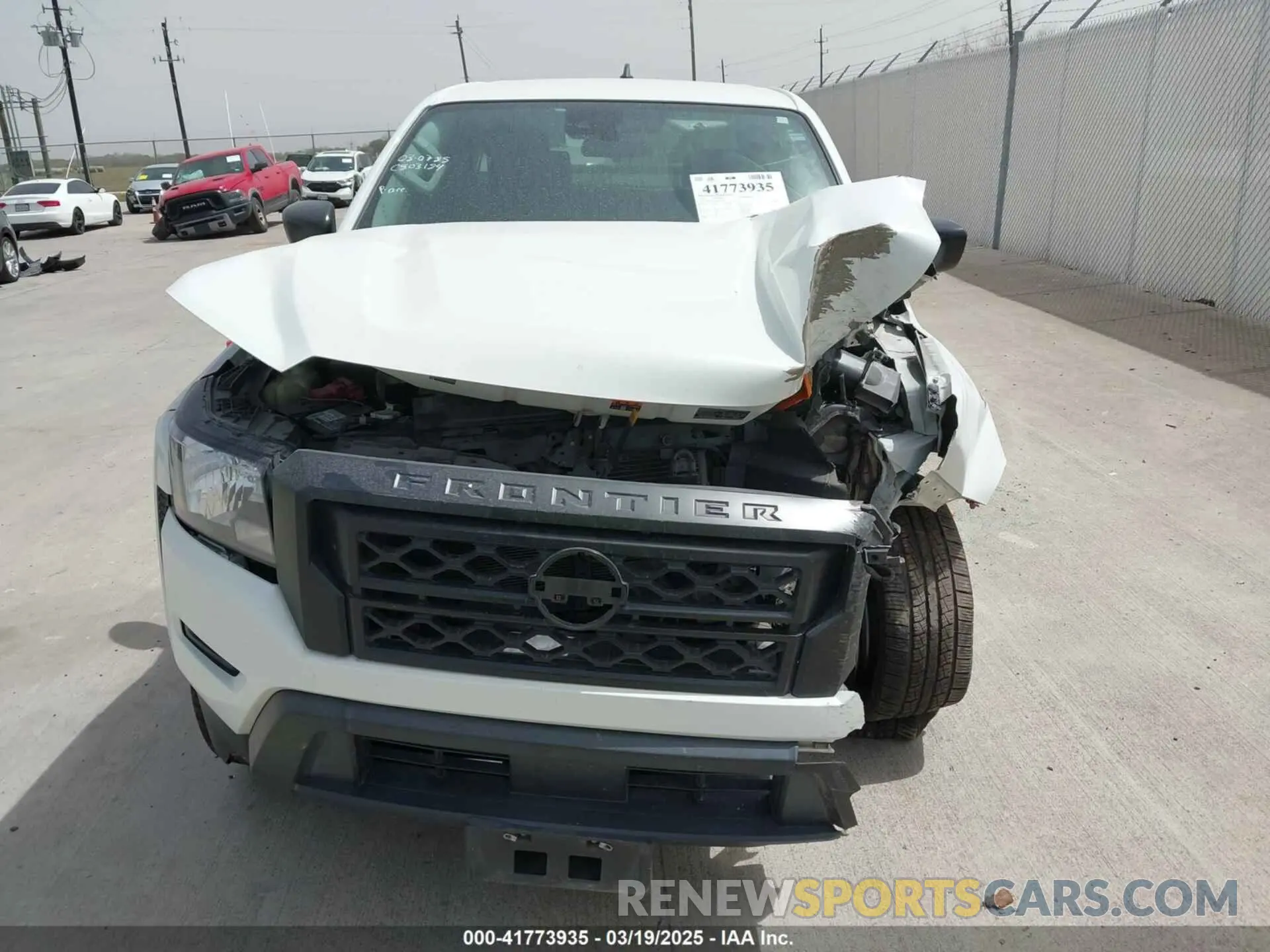 11 Photograph of a damaged car 1N6ED1CL2NN657752 NISSAN FRONTIER 2022