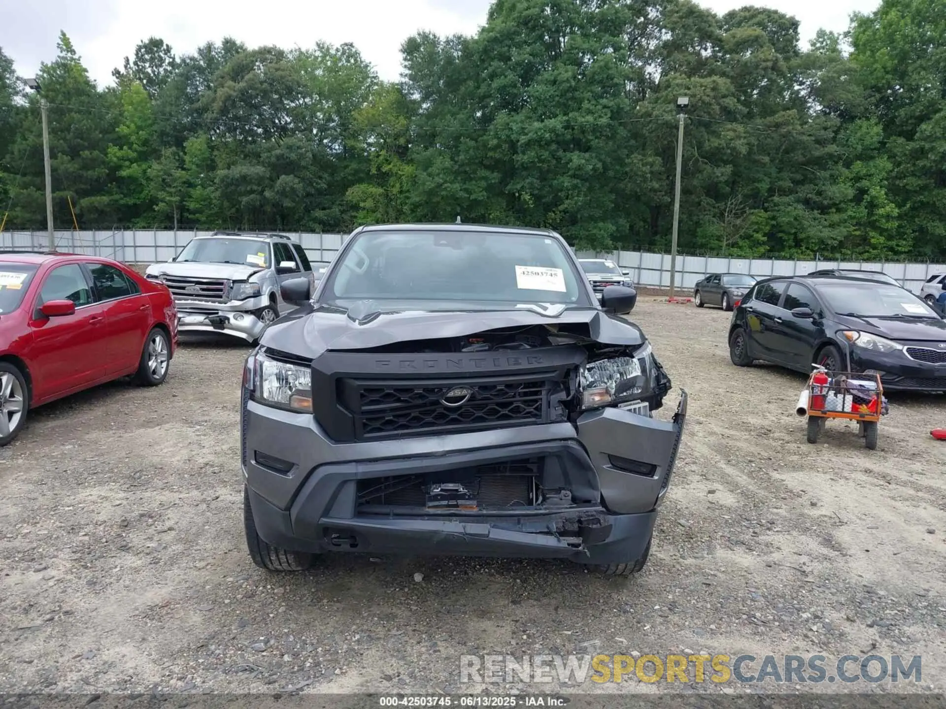 12 Photograph of a damaged car 1N6ED1CM9NN627611 NISSAN FRONTIER 2022