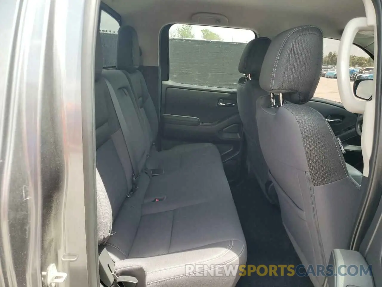 10 Photograph of a damaged car 1N6ED1EJ0NN604995 NISSAN FRONTIER 2022