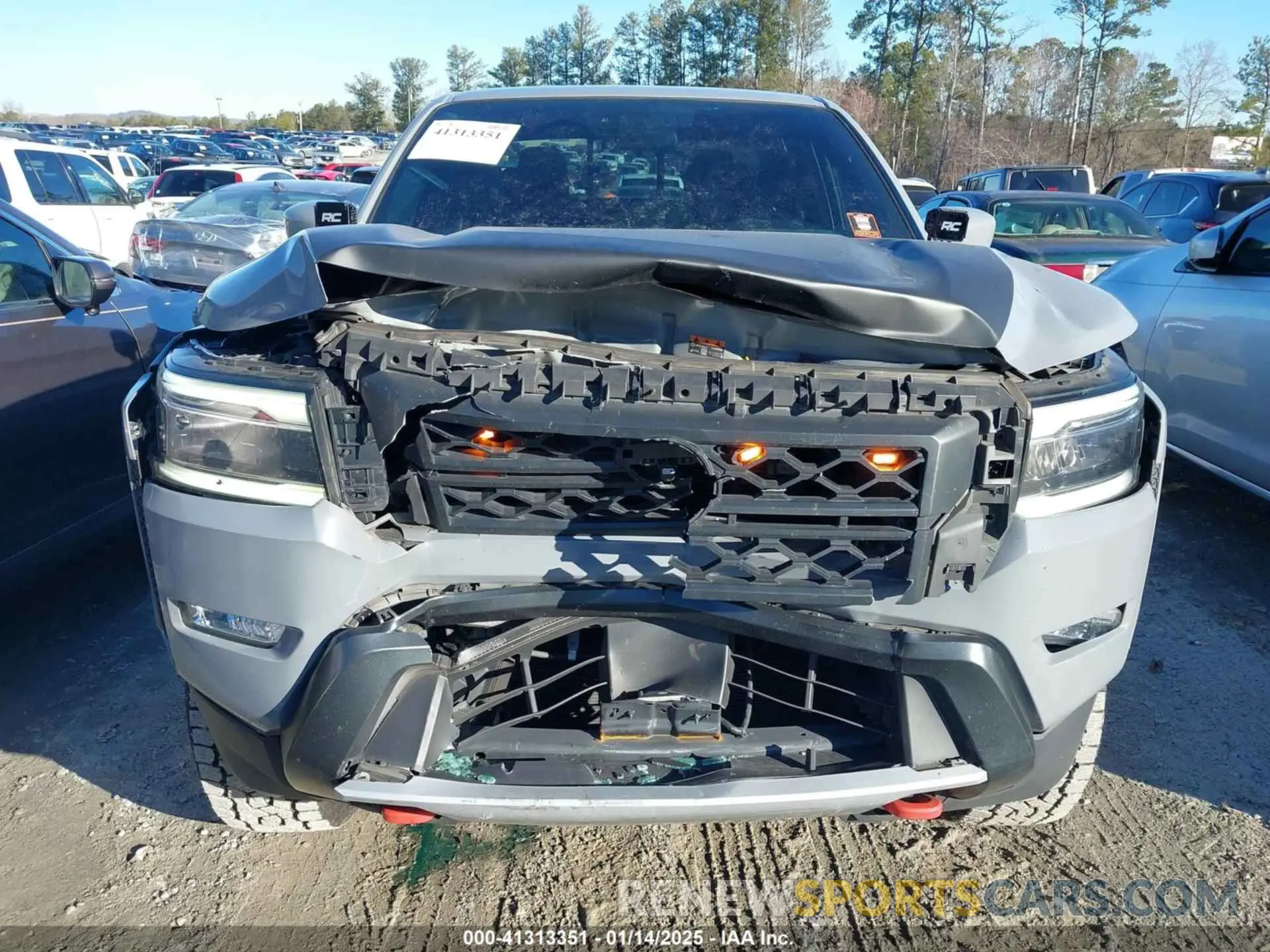 12 Photograph of a damaged car 1N6ED1EJ0NN629038 NISSAN FRONTIER 2022