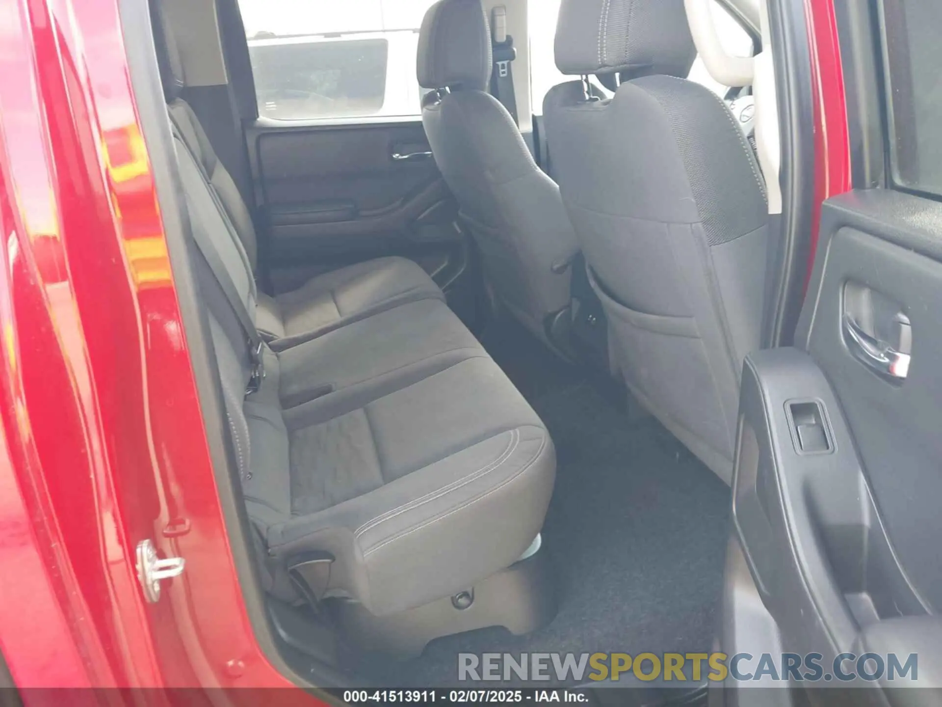 8 Photograph of a damaged car 1N6ED1EJ1NN690902 NISSAN FRONTIER 2022