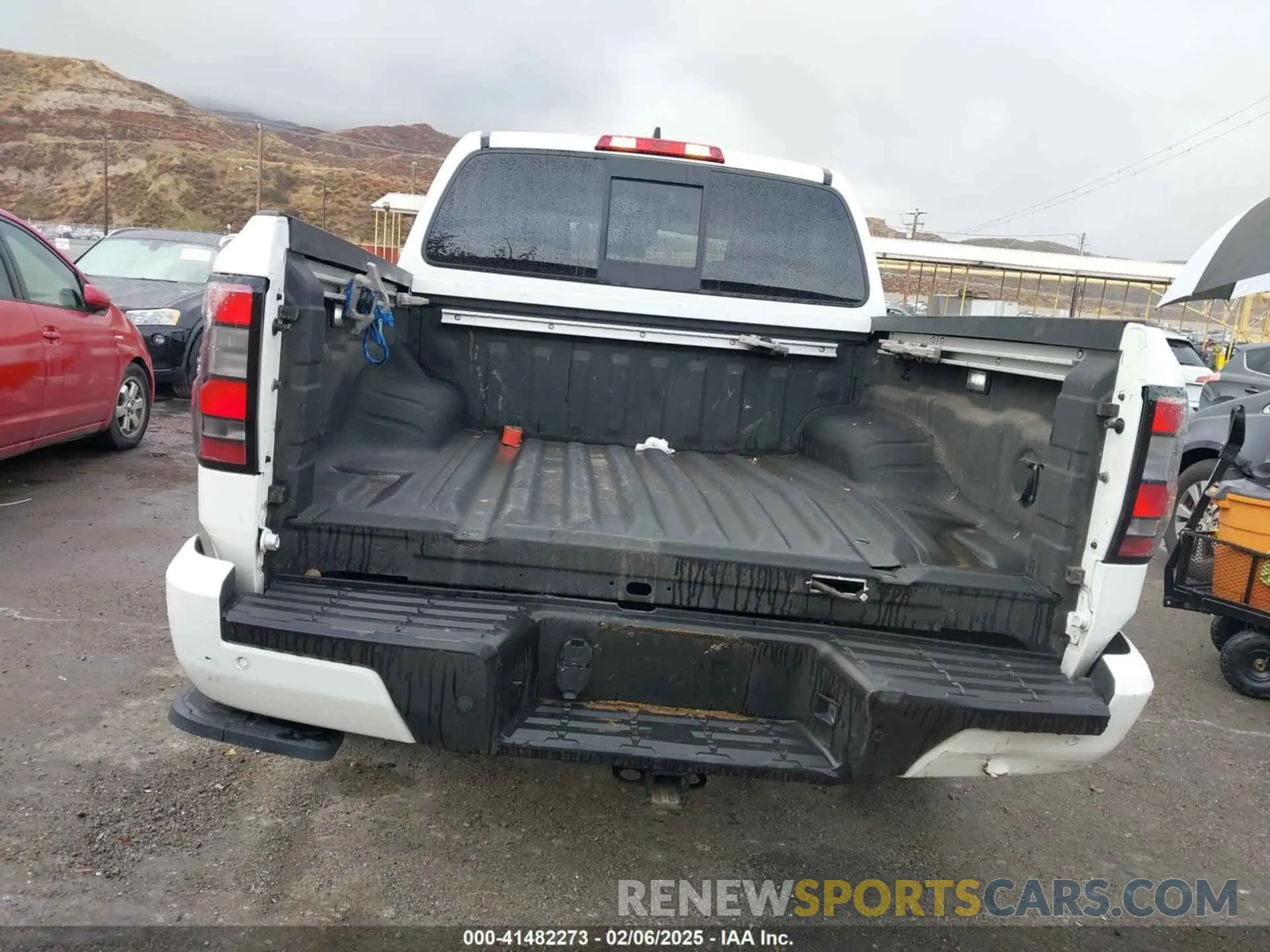 17 Photograph of a damaged car 1N6ED1EJ4NN664827 NISSAN FRONTIER 2022