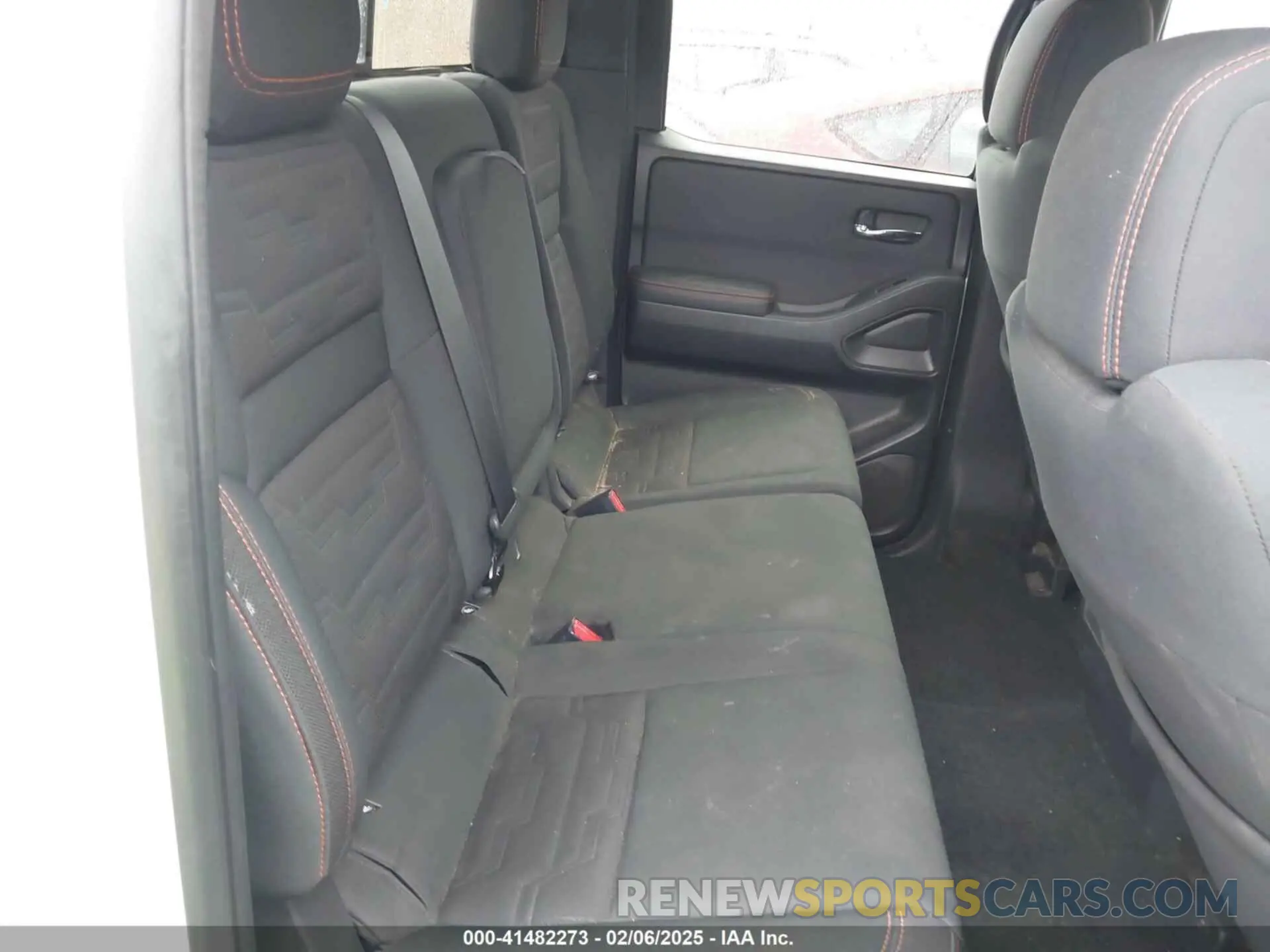 8 Photograph of a damaged car 1N6ED1EJ4NN664827 NISSAN FRONTIER 2022