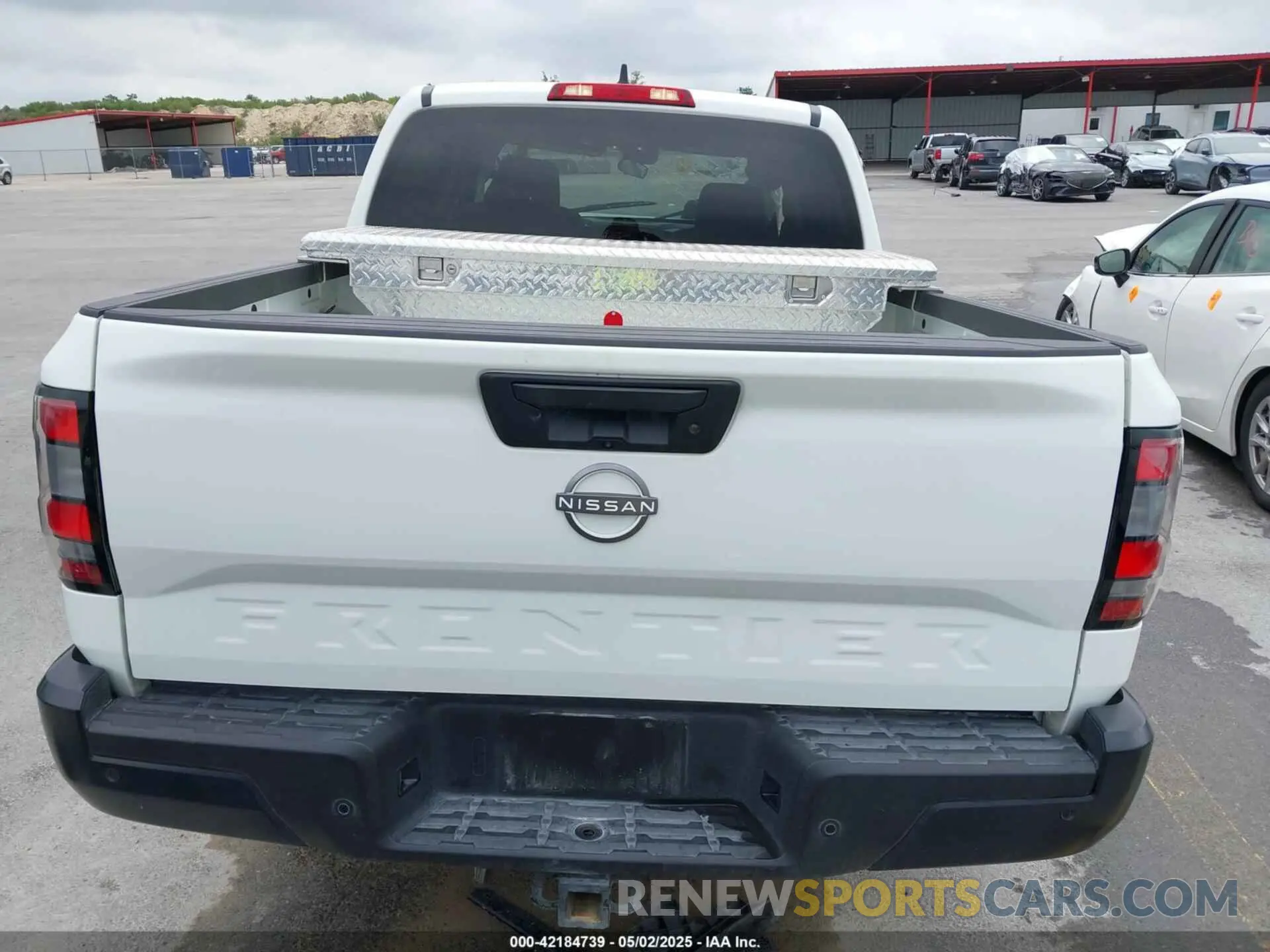 17 Photograph of a damaged car 1N6ED1EJ4NN696435 NISSAN FRONTIER 2022
