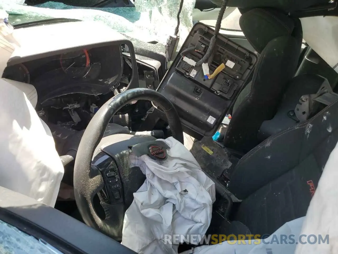 8 Photograph of a damaged car 1N6ED1EJ5NN606807 NISSAN FRONTIER 2022