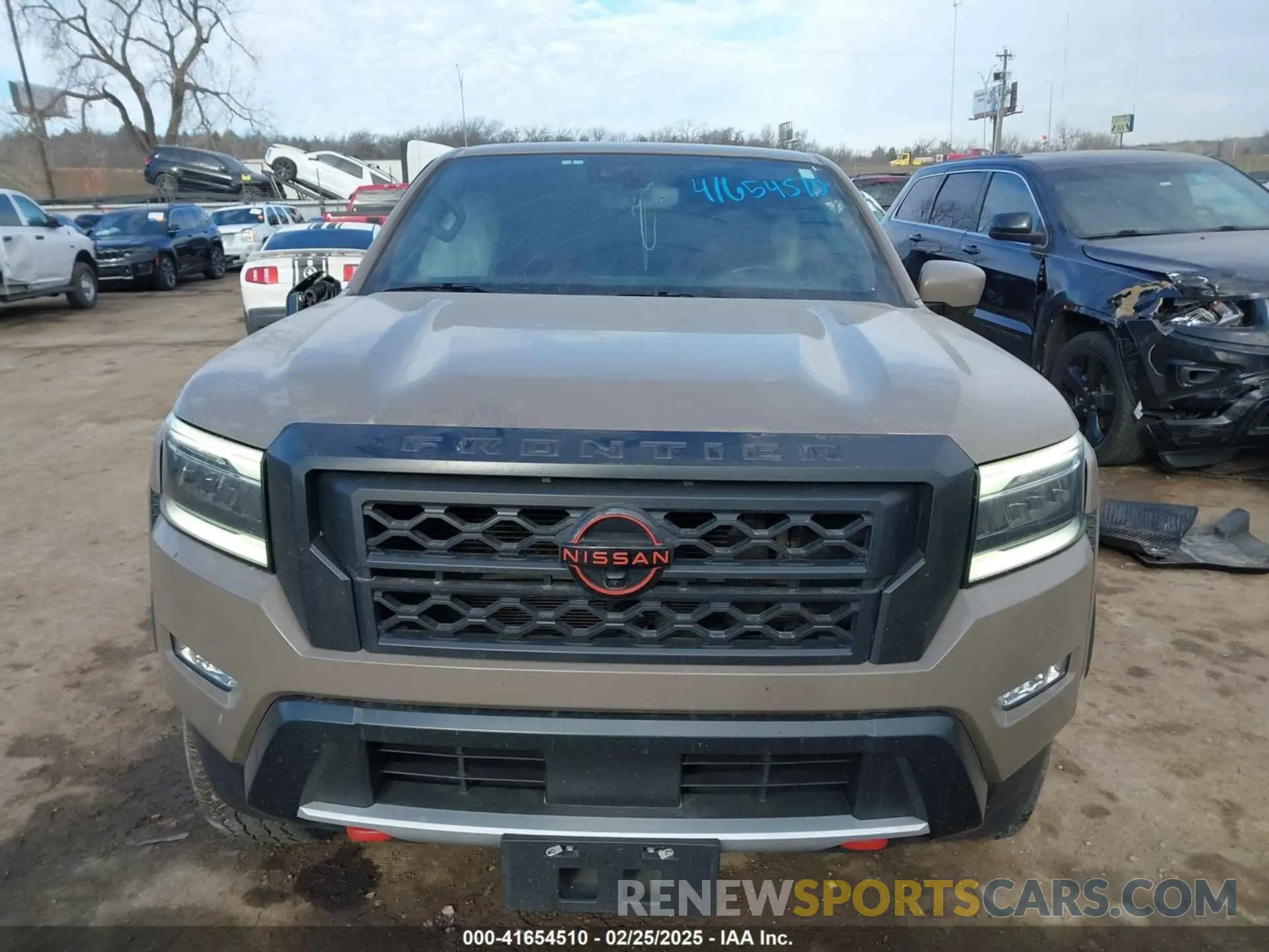 13 Photograph of a damaged car 1N6ED1EJ5NN618682 NISSAN FRONTIER 2022