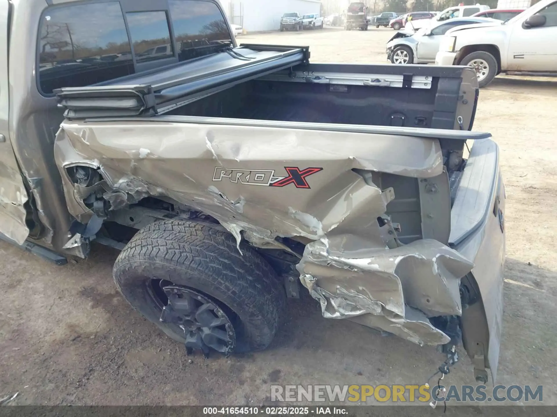 6 Photograph of a damaged car 1N6ED1EJ5NN618682 NISSAN FRONTIER 2022