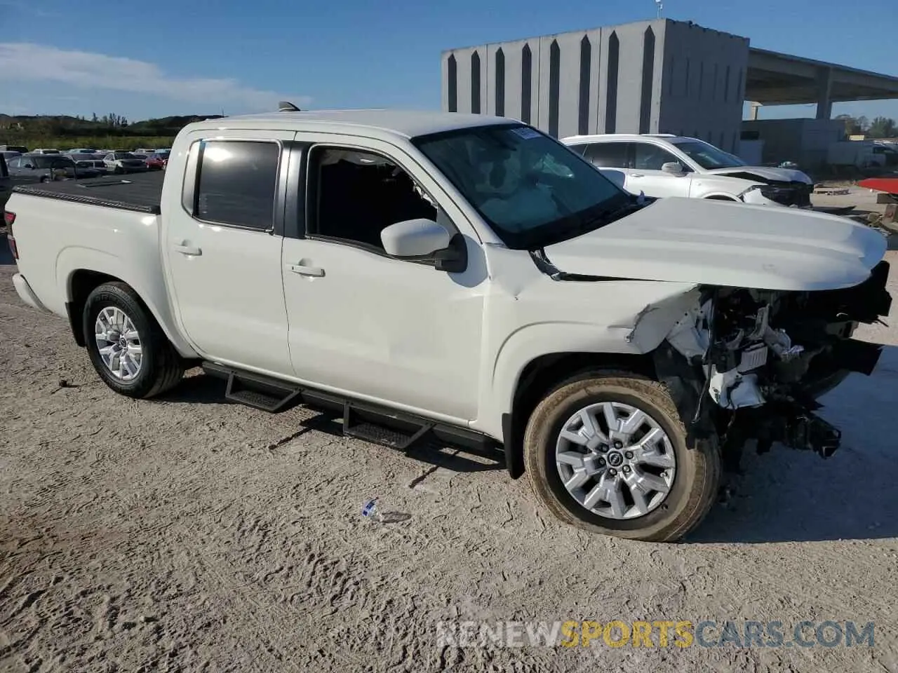 4 Photograph of a damaged car 1N6ED1EJ6NN606685 NISSAN FRONTIER 2022