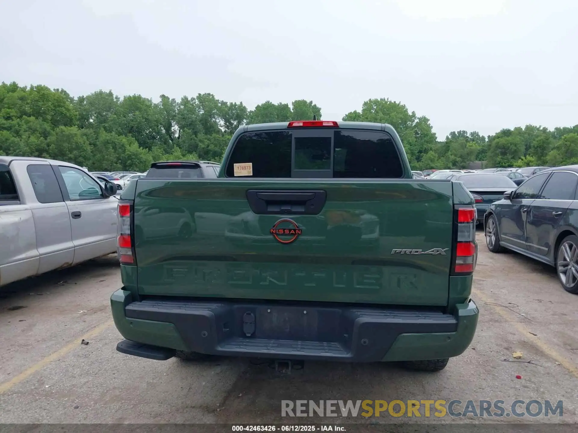 17 Photograph of a damaged car 1N6ED1EK4NN609528 NISSAN FRONTIER 2022
