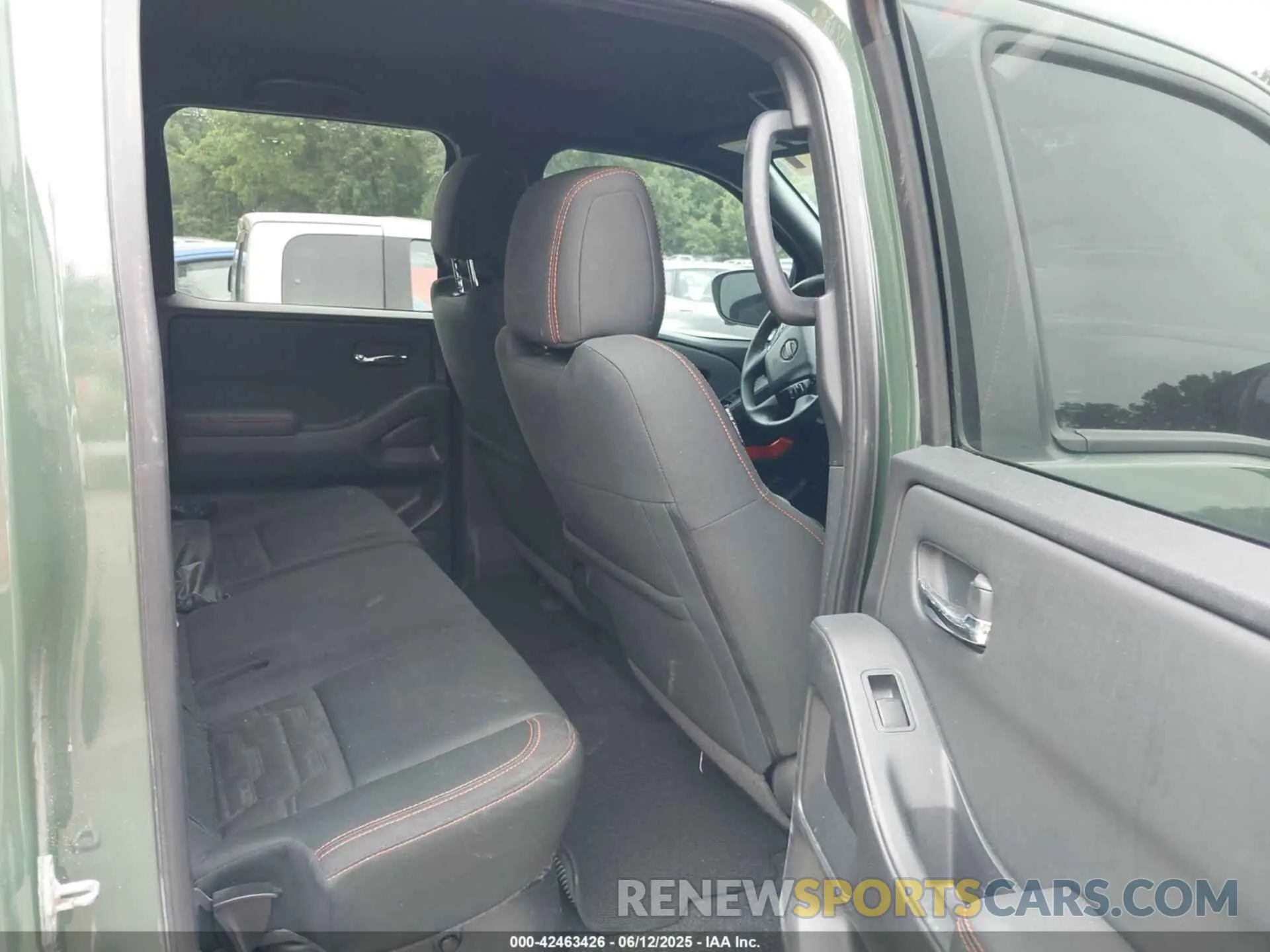 8 Photograph of a damaged car 1N6ED1EK4NN609528 NISSAN FRONTIER 2022