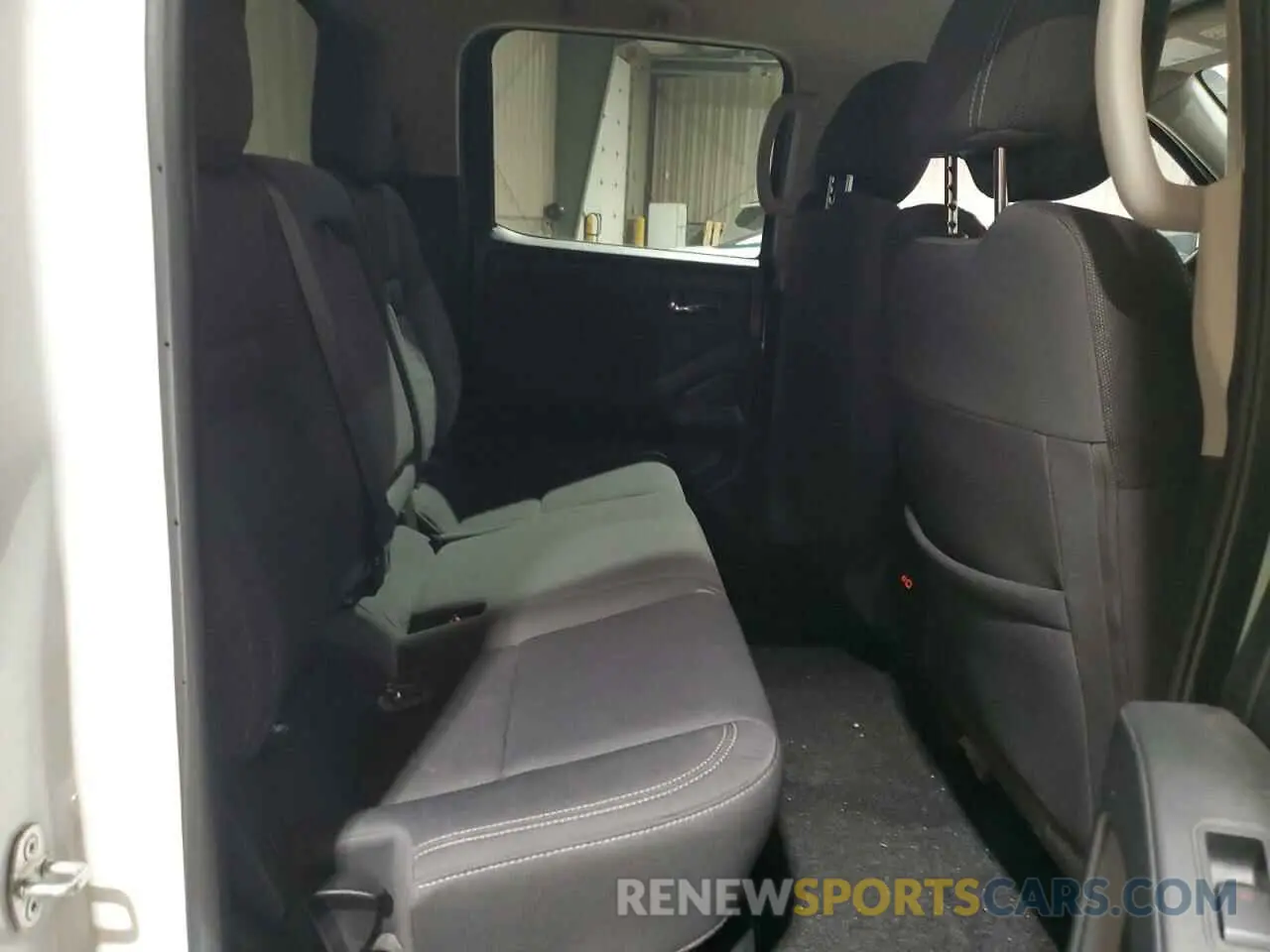 10 Photograph of a damaged car 1N6ED1EK7NN634116 NISSAN FRONTIER 2022