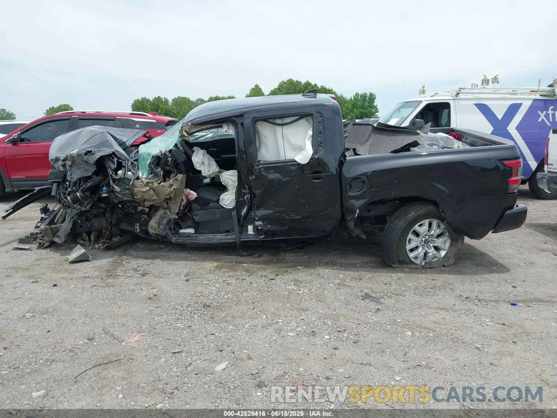 13 Photograph of a damaged car 1N6ED1EKXNN670821 NISSAN FRONTIER 2022