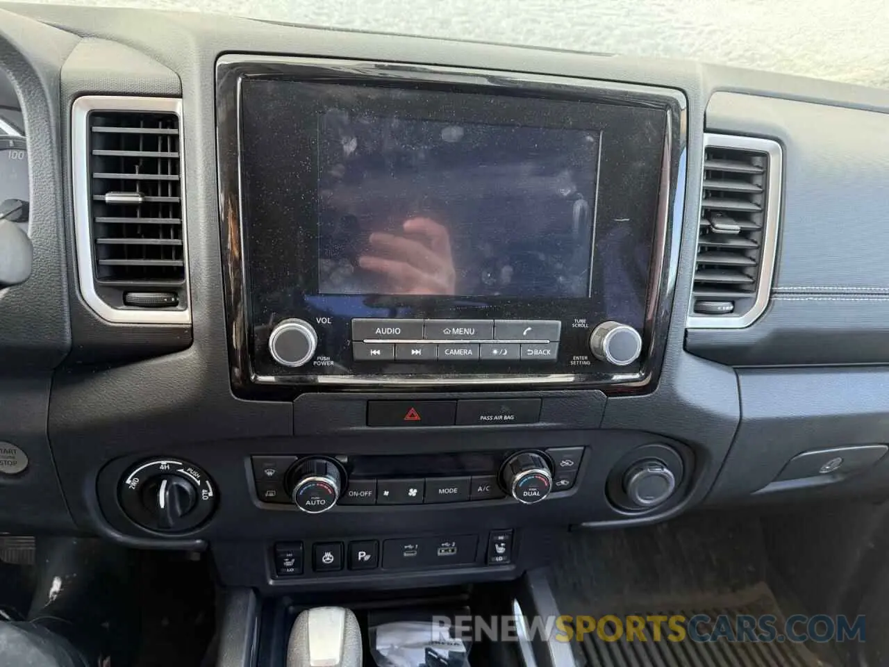 8 Photograph of a damaged car 1N6ED1FK2NN669676 NISSAN FRONTIER 2022