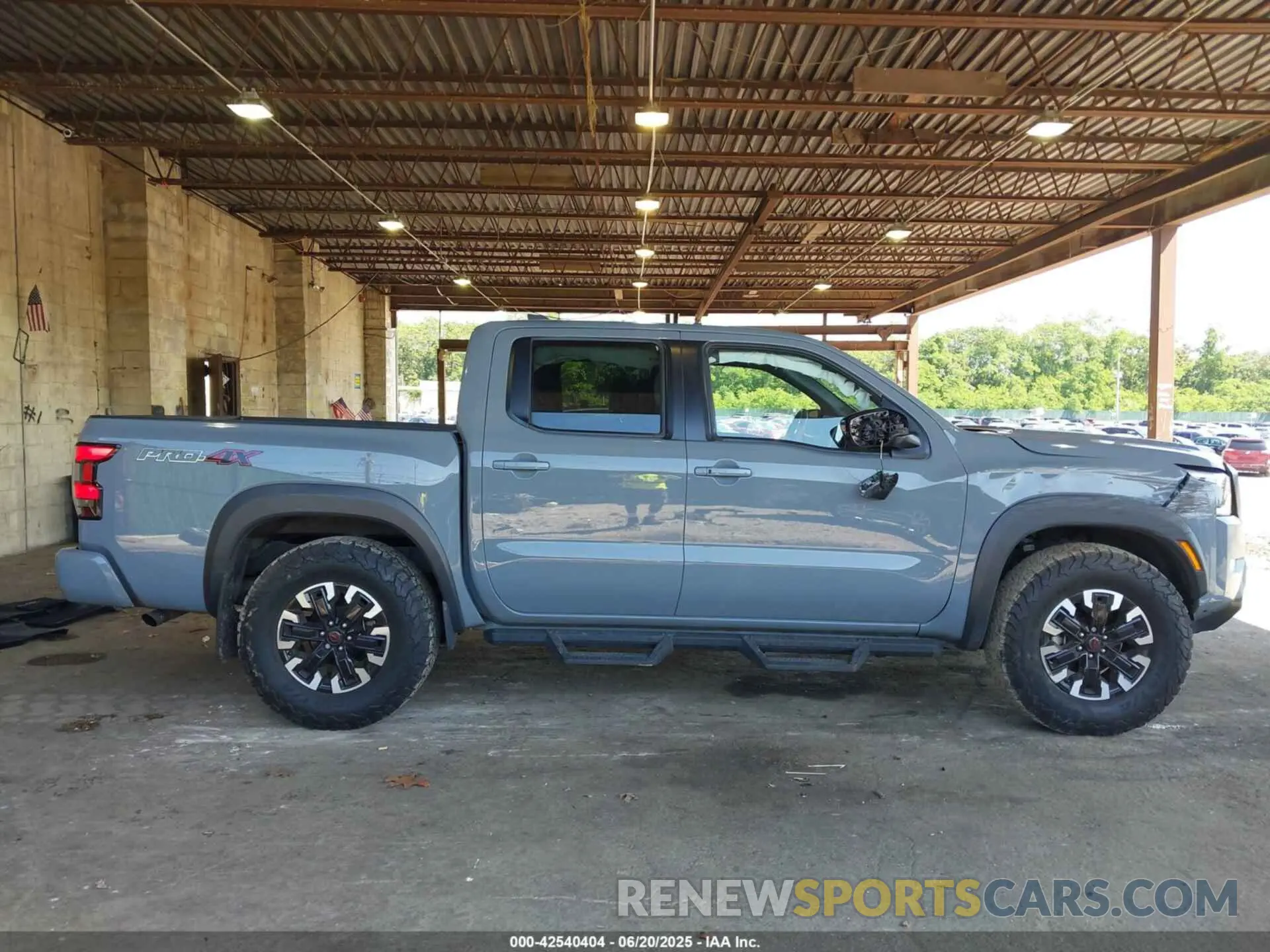 13 Photograph of a damaged car 1N6ED1EK0PN658339 NISSAN FRONTIER 2023