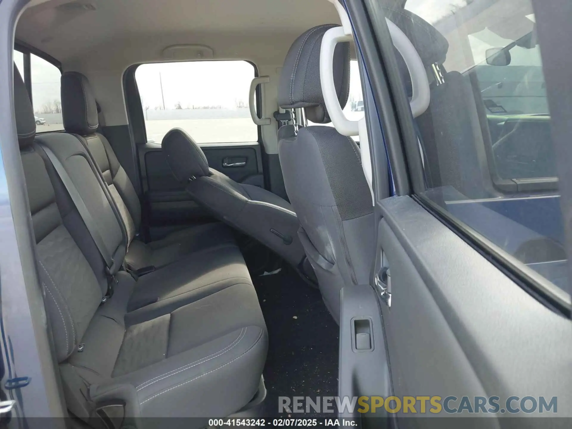 8 Photograph of a damaged car 1N6ED1FJ9PN630125 NISSAN FRONTIER 2023