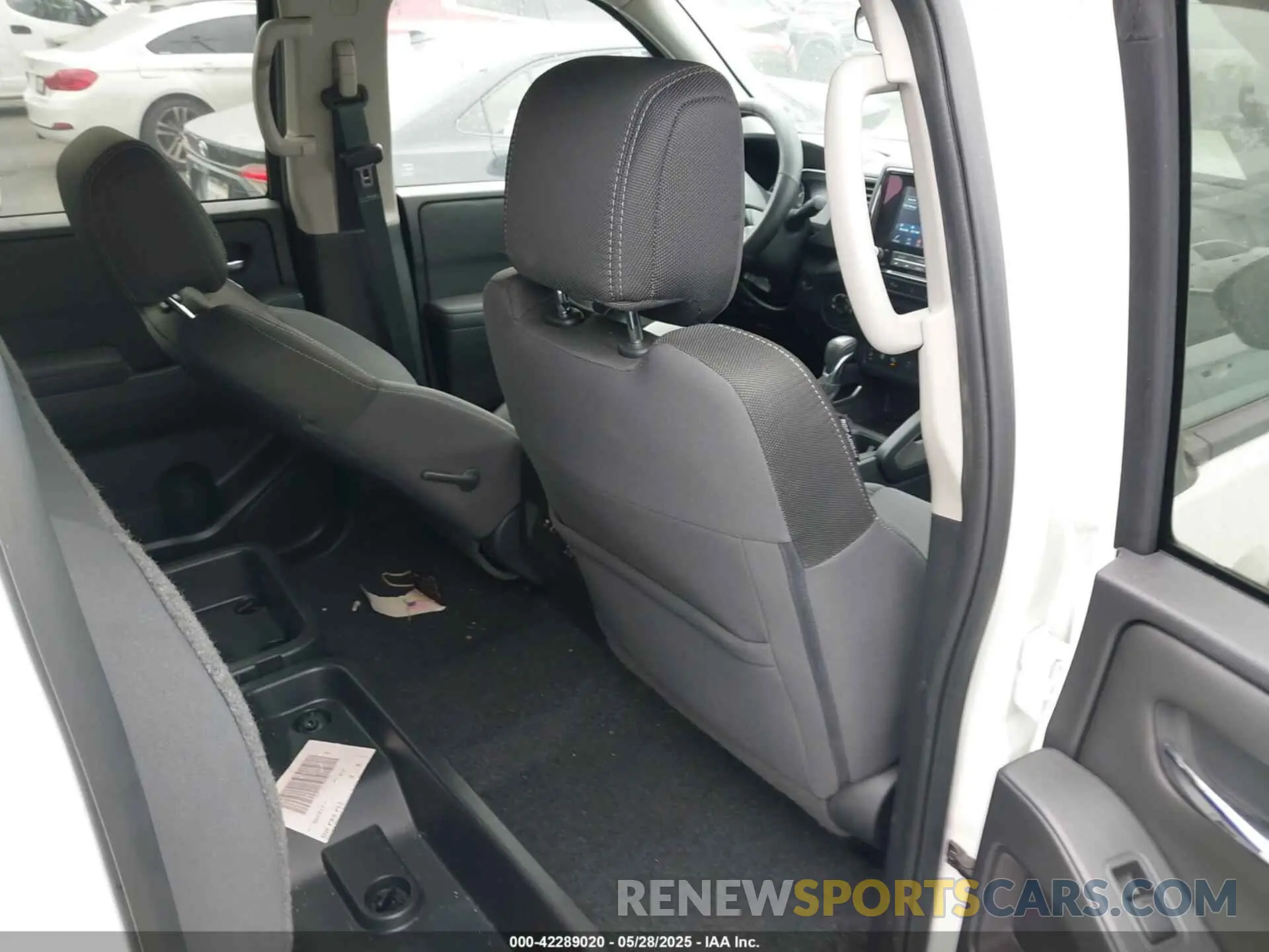 8 Photograph of a damaged car 1N6ED1FKXPN650697 NISSAN FRONTIER 2023