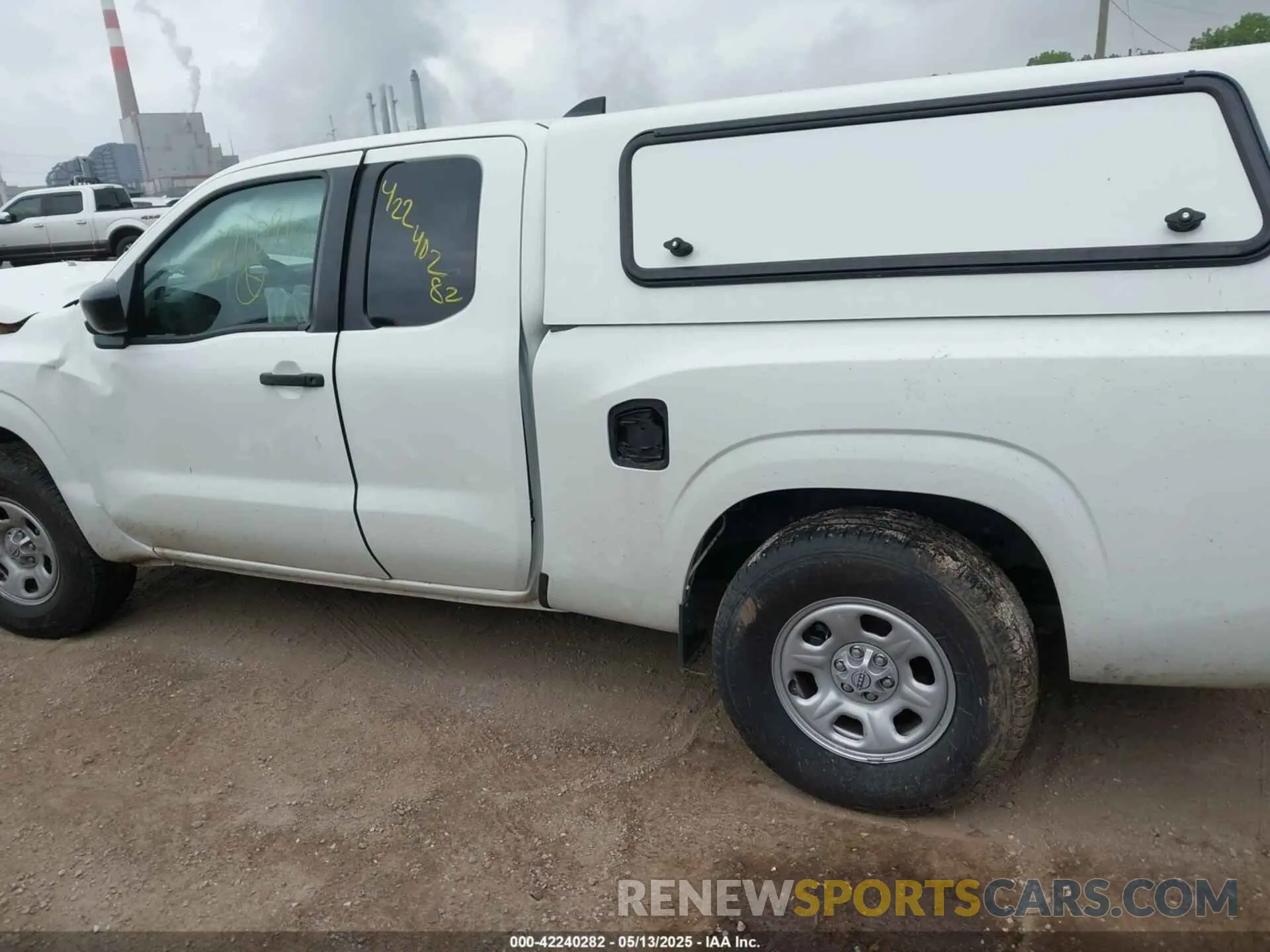 13 Photograph of a damaged car 1N6ED1CL1RN671096 NISSAN FRONTIER 2024