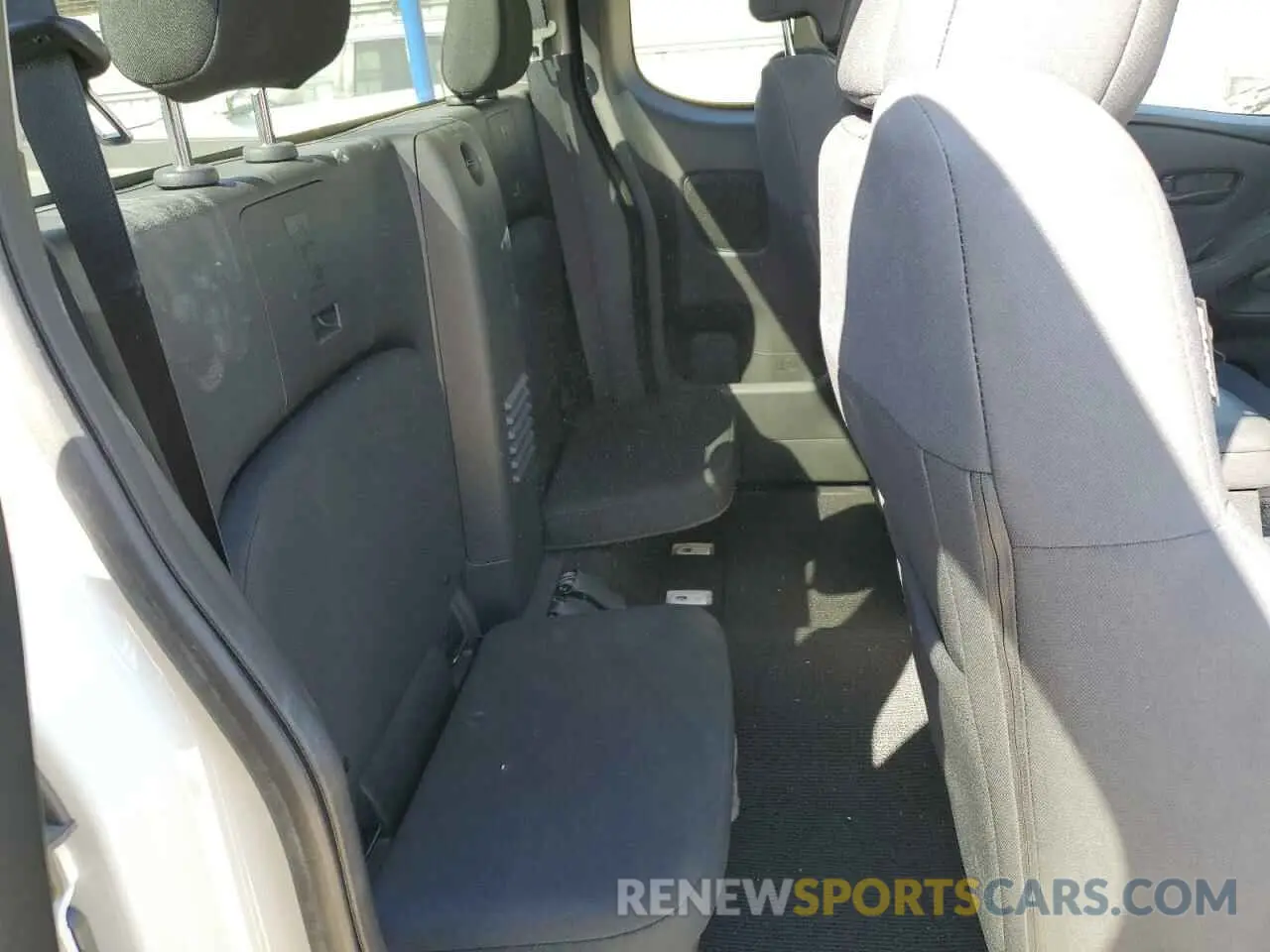 10 Photograph of a damaged car 1N6ED1CL4RN654812 NISSAN FRONTIER 2024