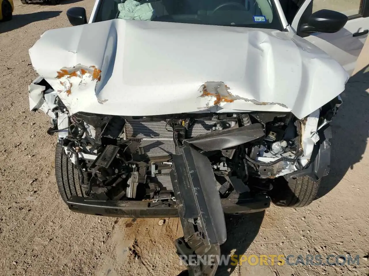 11 Photograph of a damaged car 1N6ED1CL5RN674826 NISSAN FRONTIER 2024