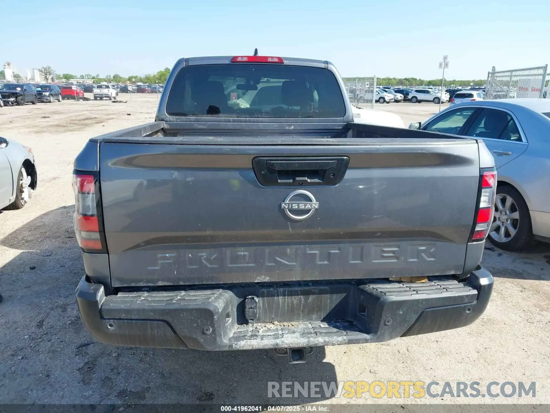 16 Photograph of a damaged car 1N6ED1CL8RN629301 NISSAN FRONTIER 2024