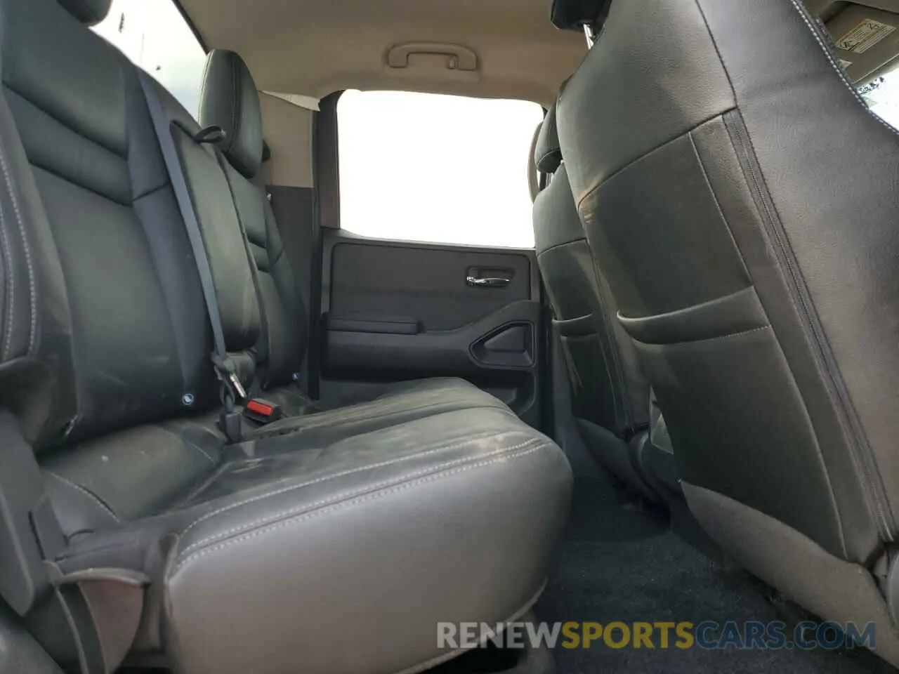 10 Photograph of a damaged car 1N6ED1EJ1RN607846 NISSAN FRONTIER 2024