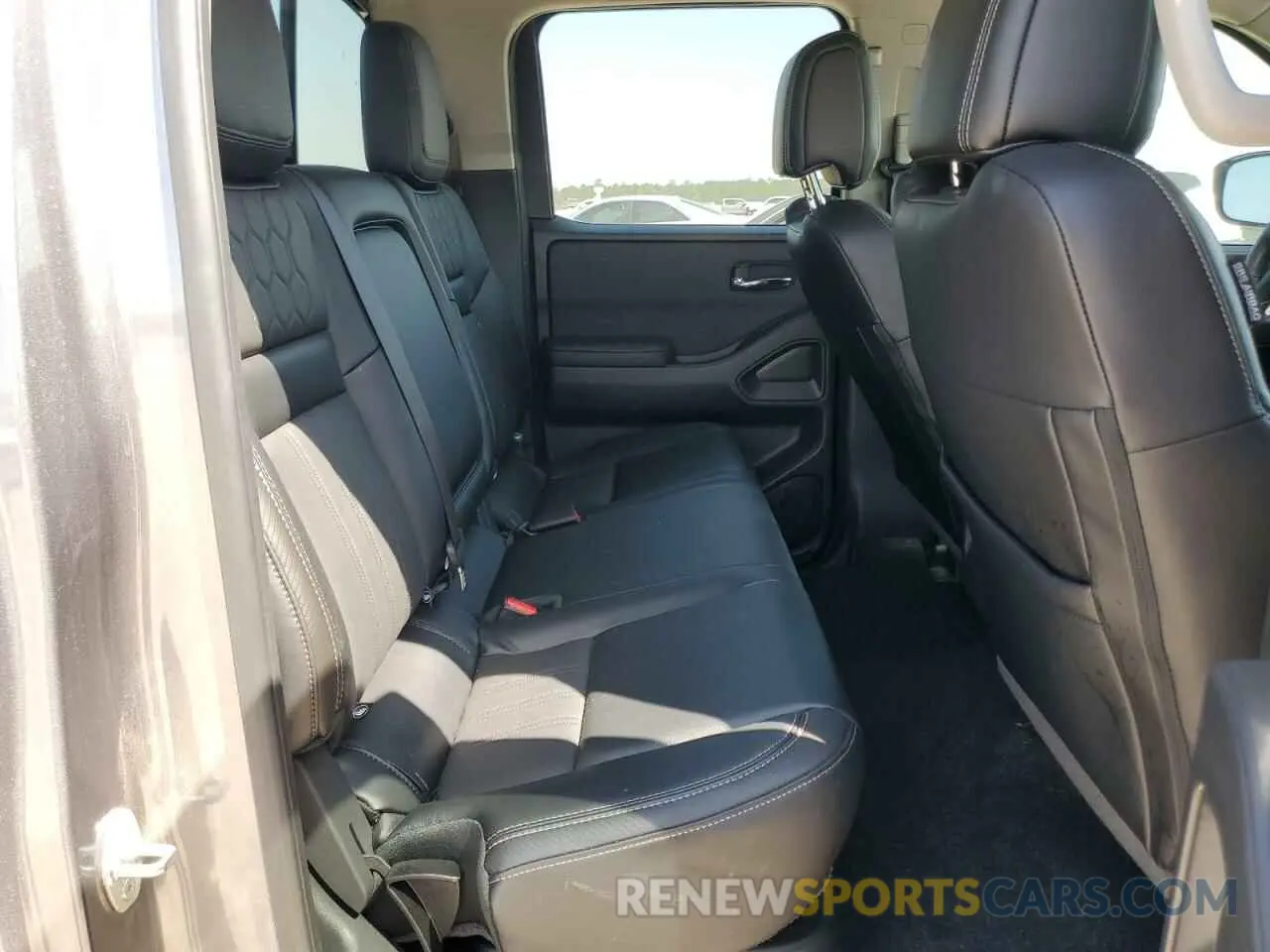 10 Photograph of a damaged car 1N6ED1EJ4RN606755 NISSAN FRONTIER 2024