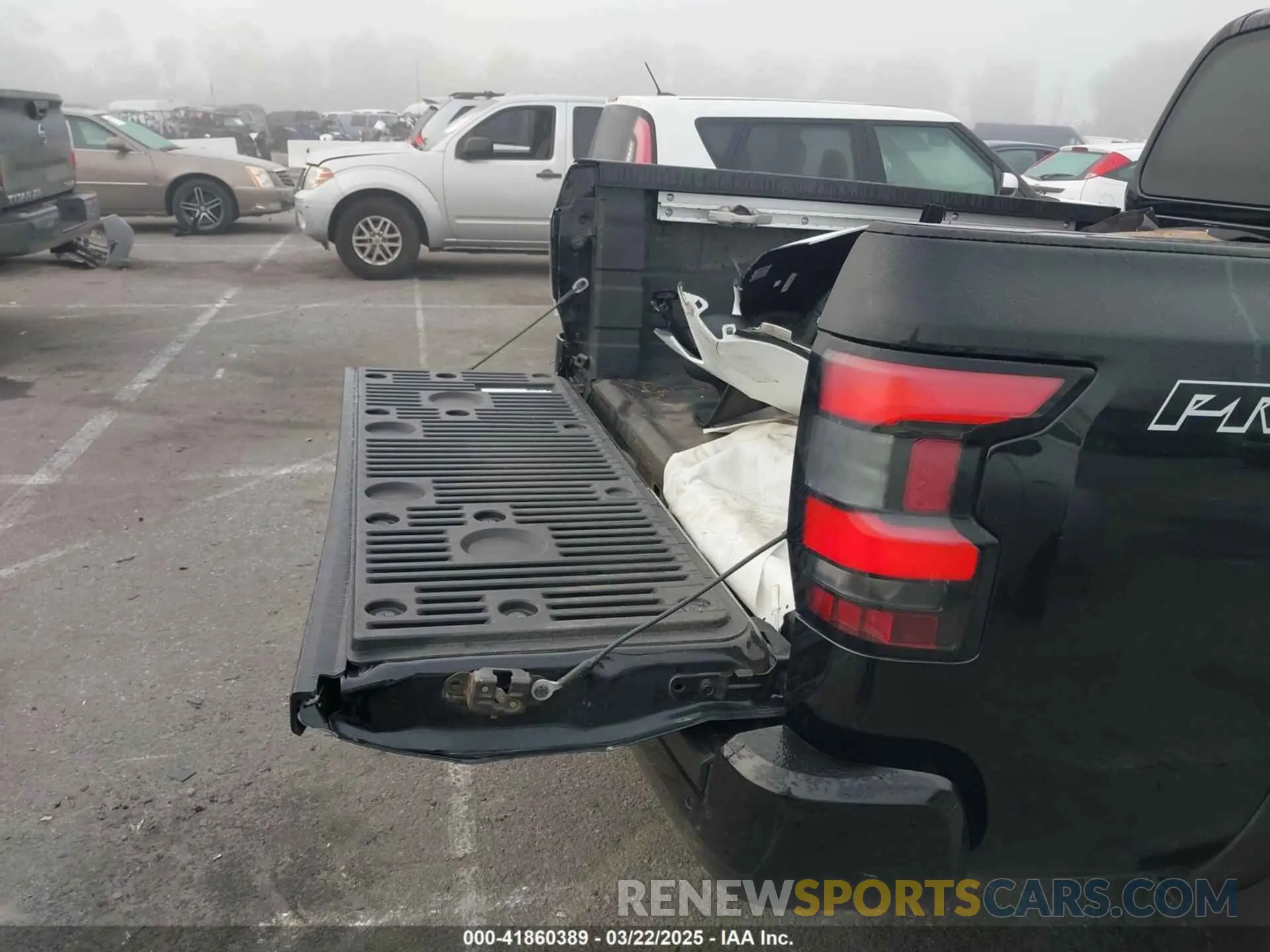 17 Photograph of a damaged car 1N6ED1EJ6RN652071 NISSAN FRONTIER 2024