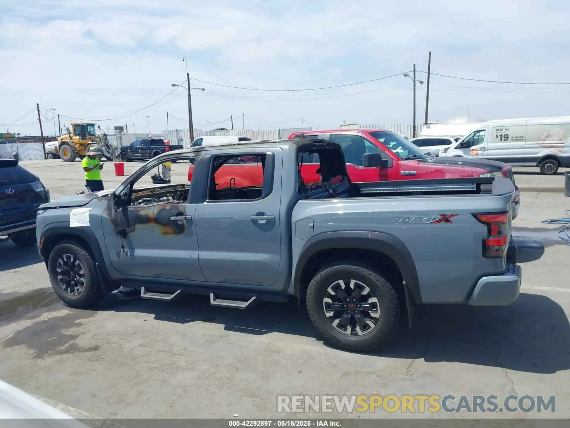 14 Photograph of a damaged car 1N6ED1EJ7RN602179 NISSAN FRONTIER 2024