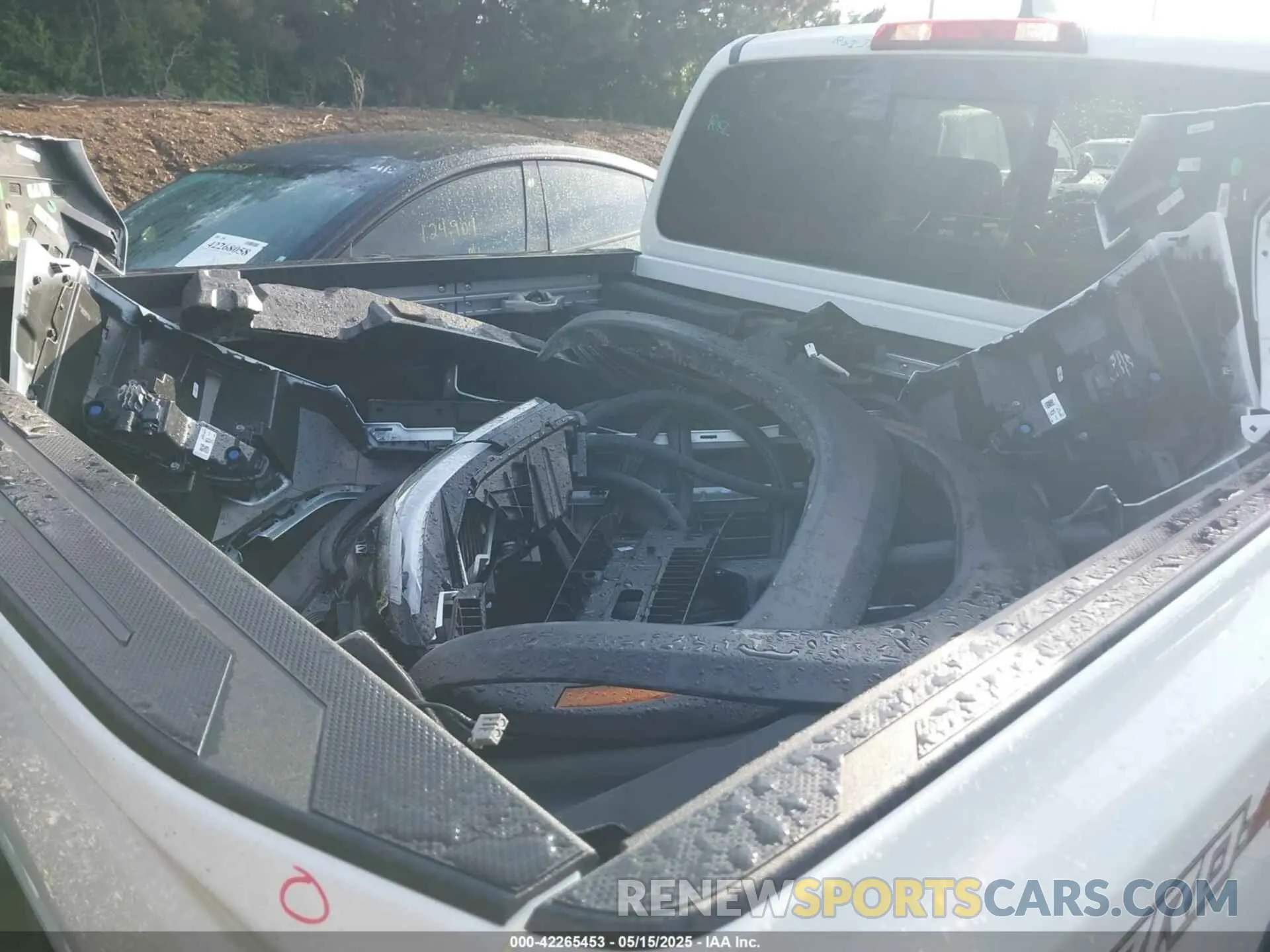 12 Photograph of a damaged car 1N6ED1EK2RN656501 NISSAN FRONTIER 2024