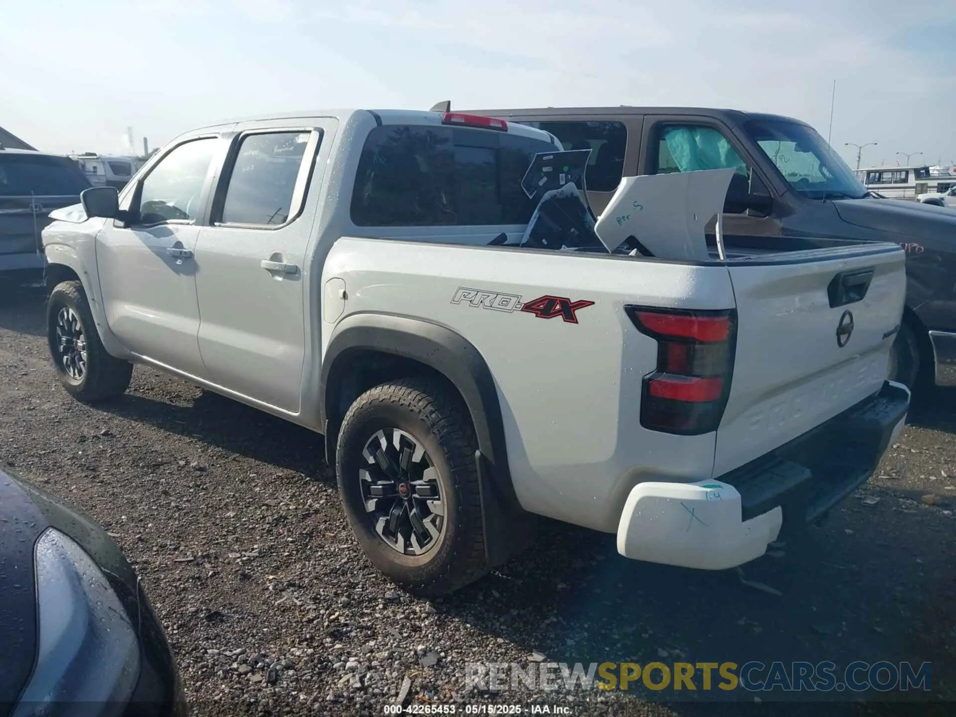 3 Photograph of a damaged car 1N6ED1EK2RN656501 NISSAN FRONTIER 2024