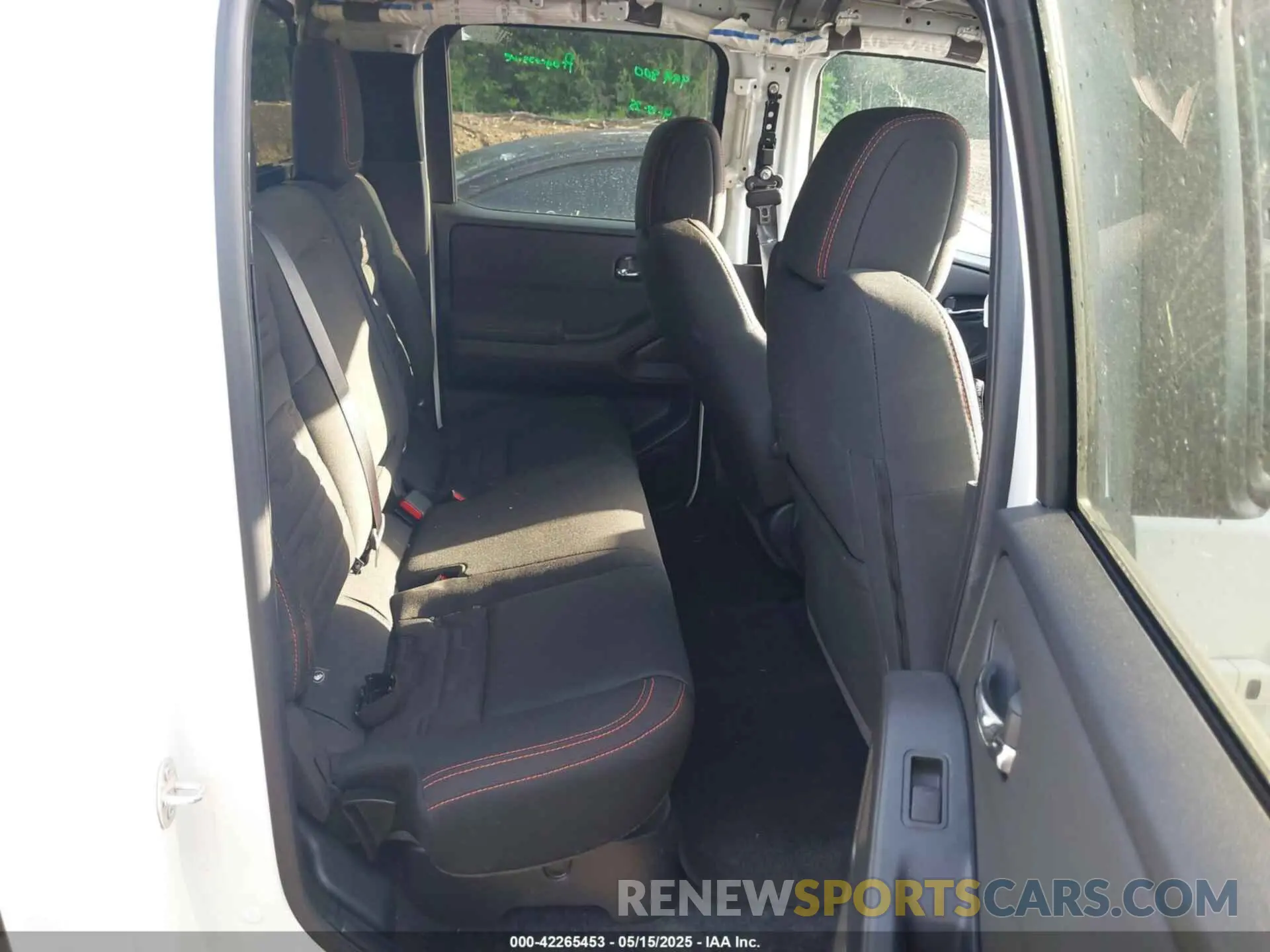 8 Photograph of a damaged car 1N6ED1EK2RN656501 NISSAN FRONTIER 2024