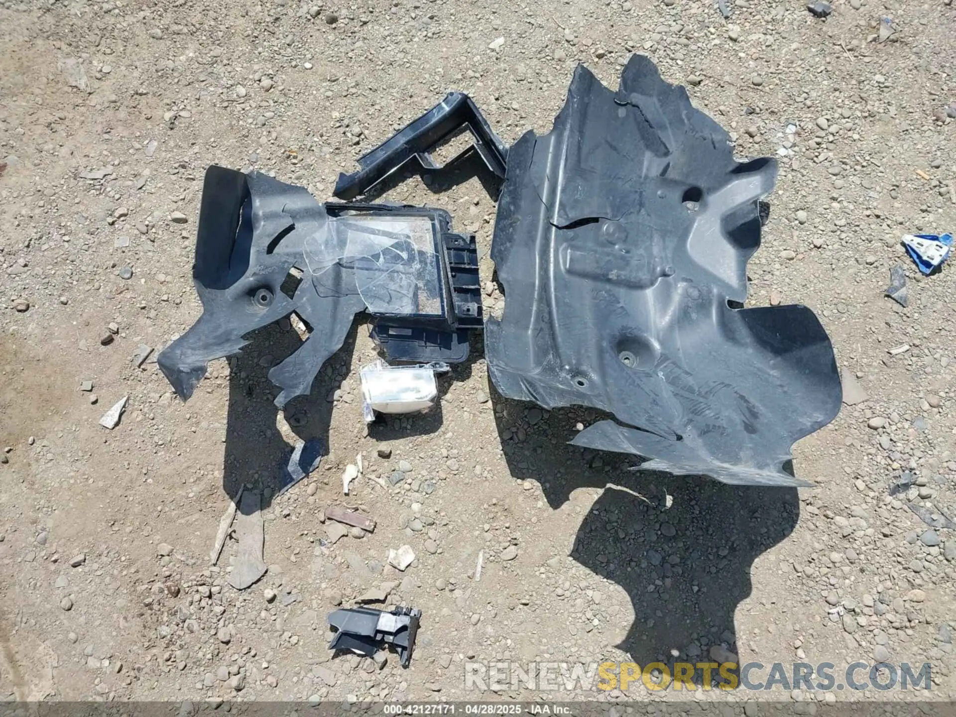 12 Photograph of a damaged car 1N6ED1EK3RN632465 NISSAN FRONTIER 2024