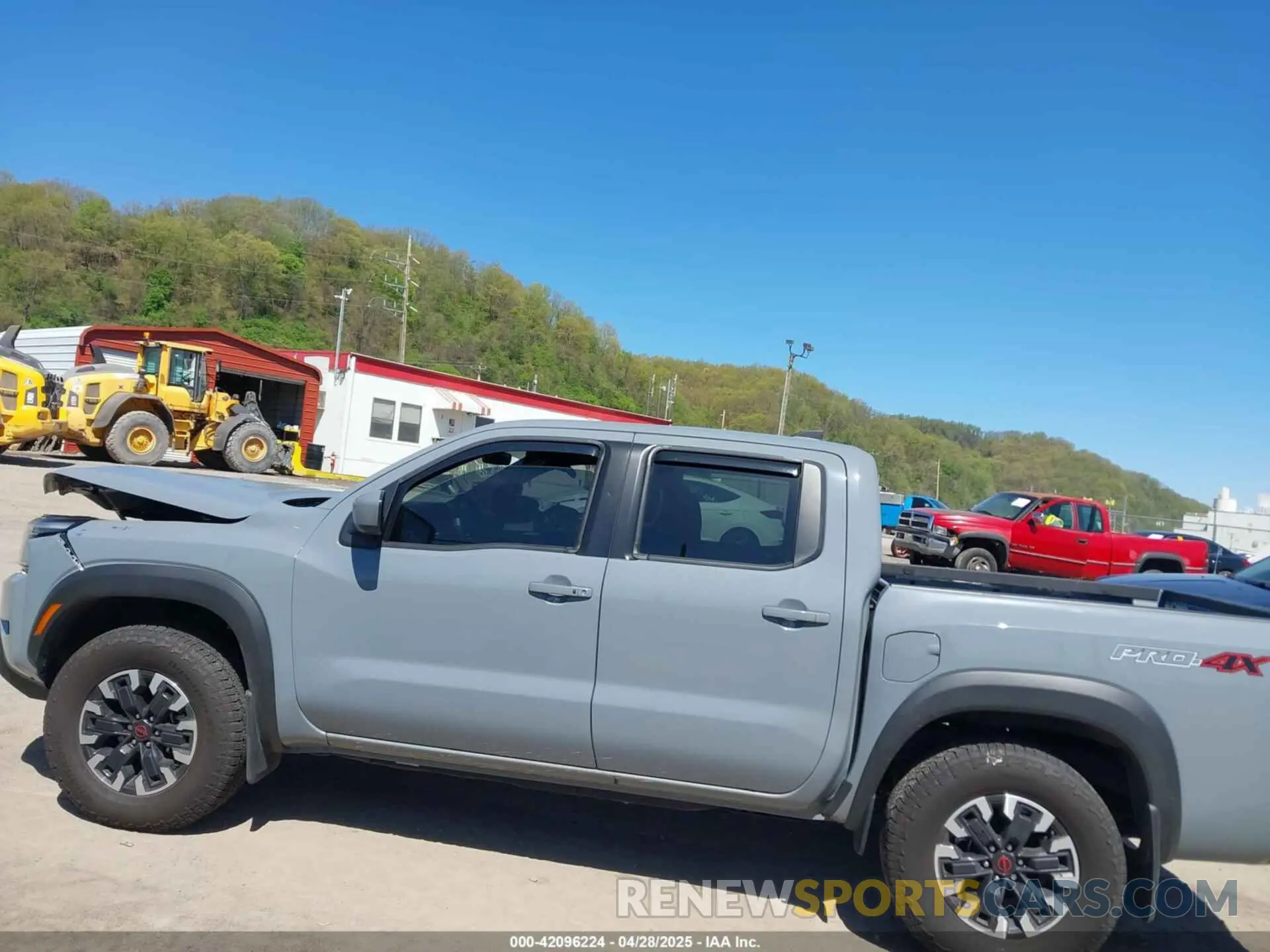 14 Photograph of a damaged car 1N6ED1EK8RN668698 NISSAN FRONTIER 2024