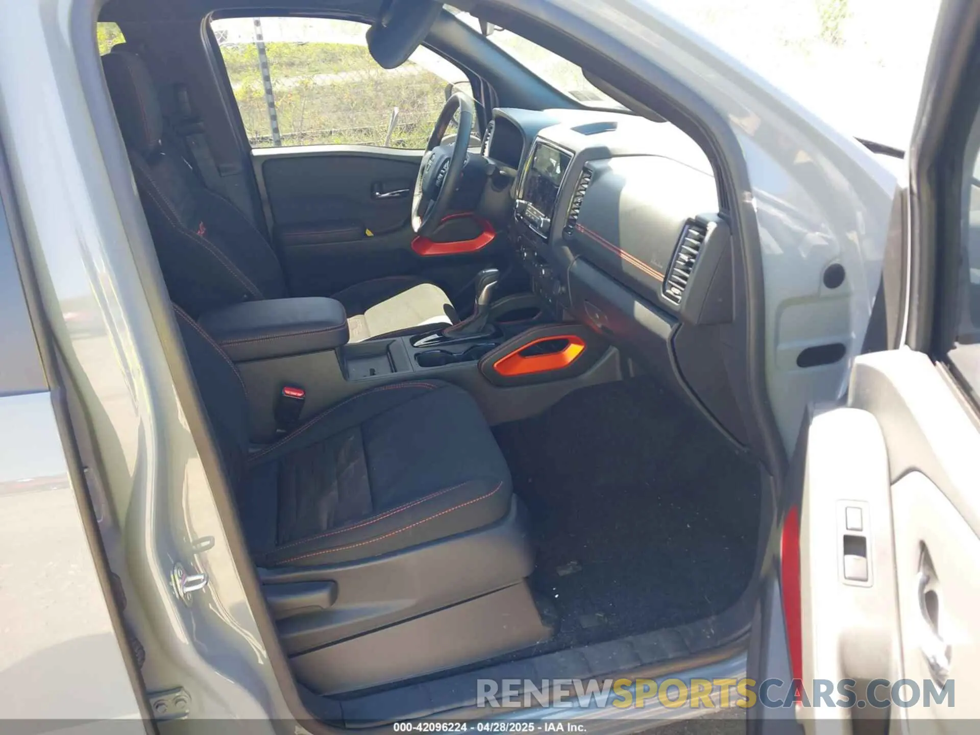 5 Photograph of a damaged car 1N6ED1EK8RN668698 NISSAN FRONTIER 2024