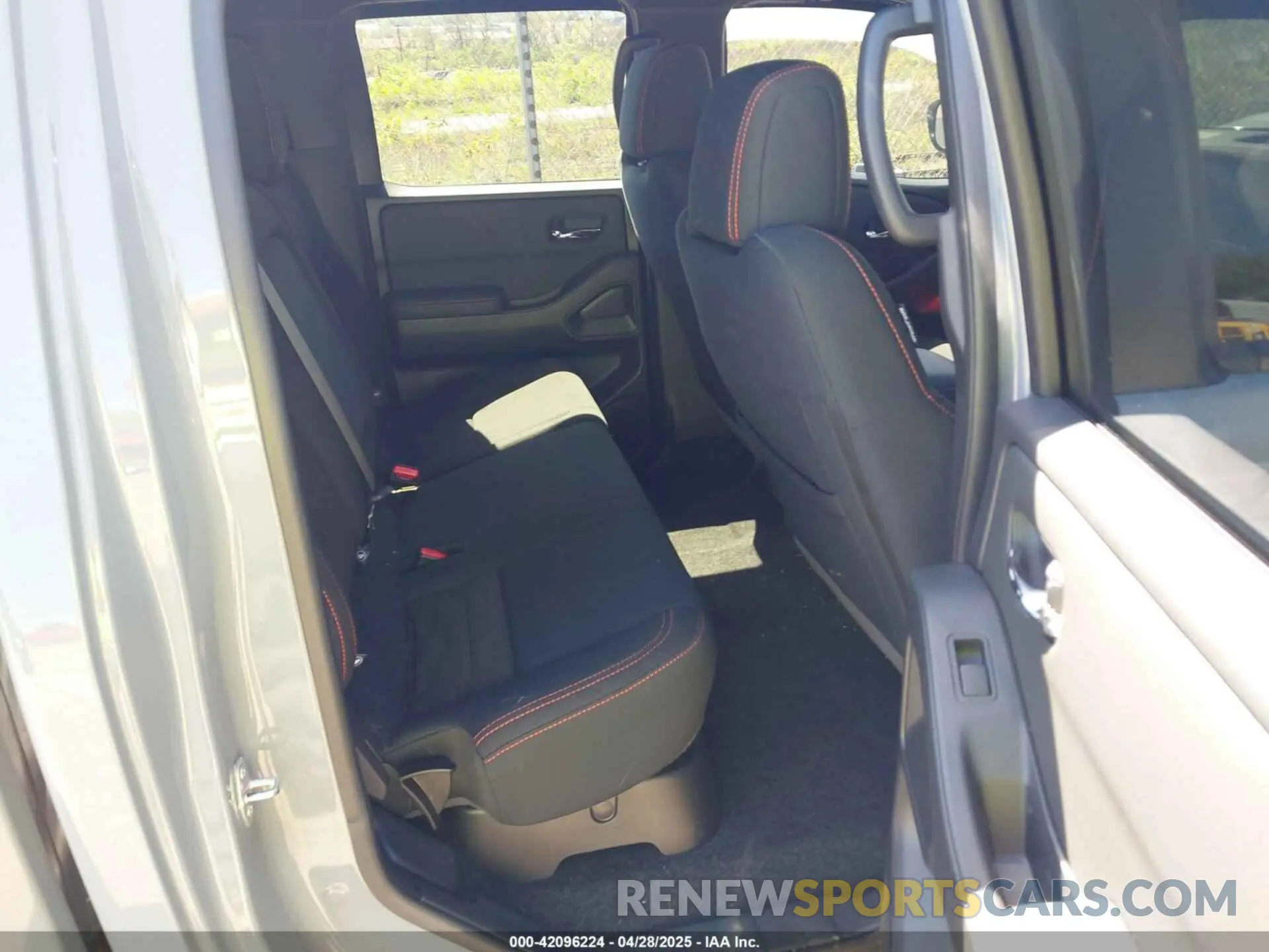 8 Photograph of a damaged car 1N6ED1EK8RN668698 NISSAN FRONTIER 2024