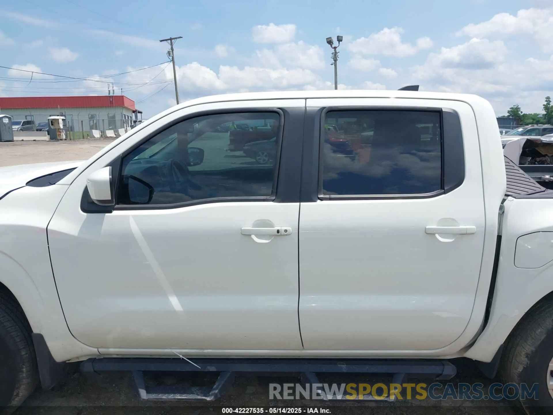 14 Photograph of a damaged car 1N6ED1EK9RN633202 NISSAN FRONTIER 2024