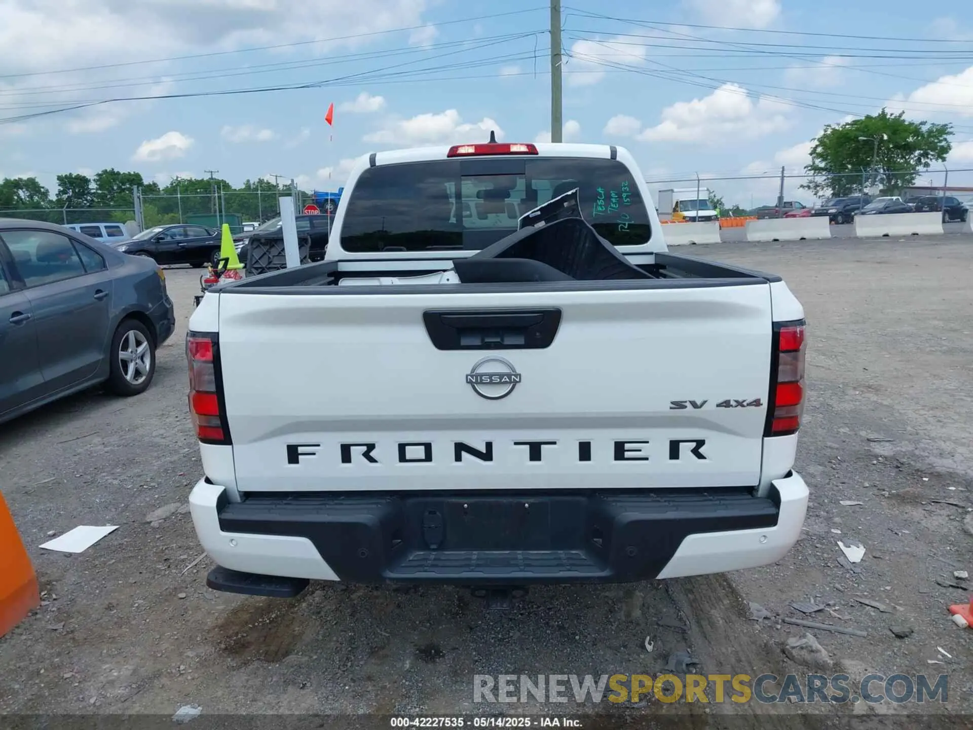 16 Photograph of a damaged car 1N6ED1EK9RN633202 NISSAN FRONTIER 2024