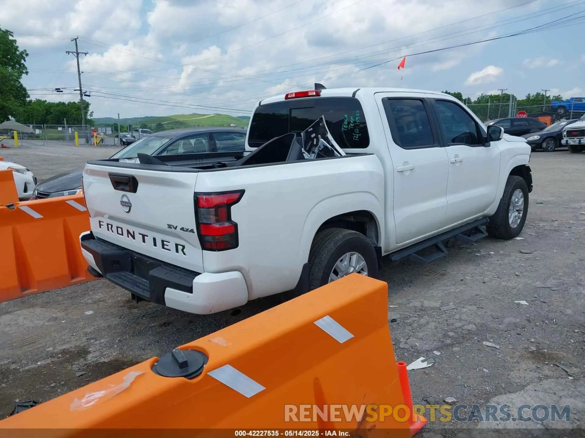 4 Photograph of a damaged car 1N6ED1EK9RN633202 NISSAN FRONTIER 2024