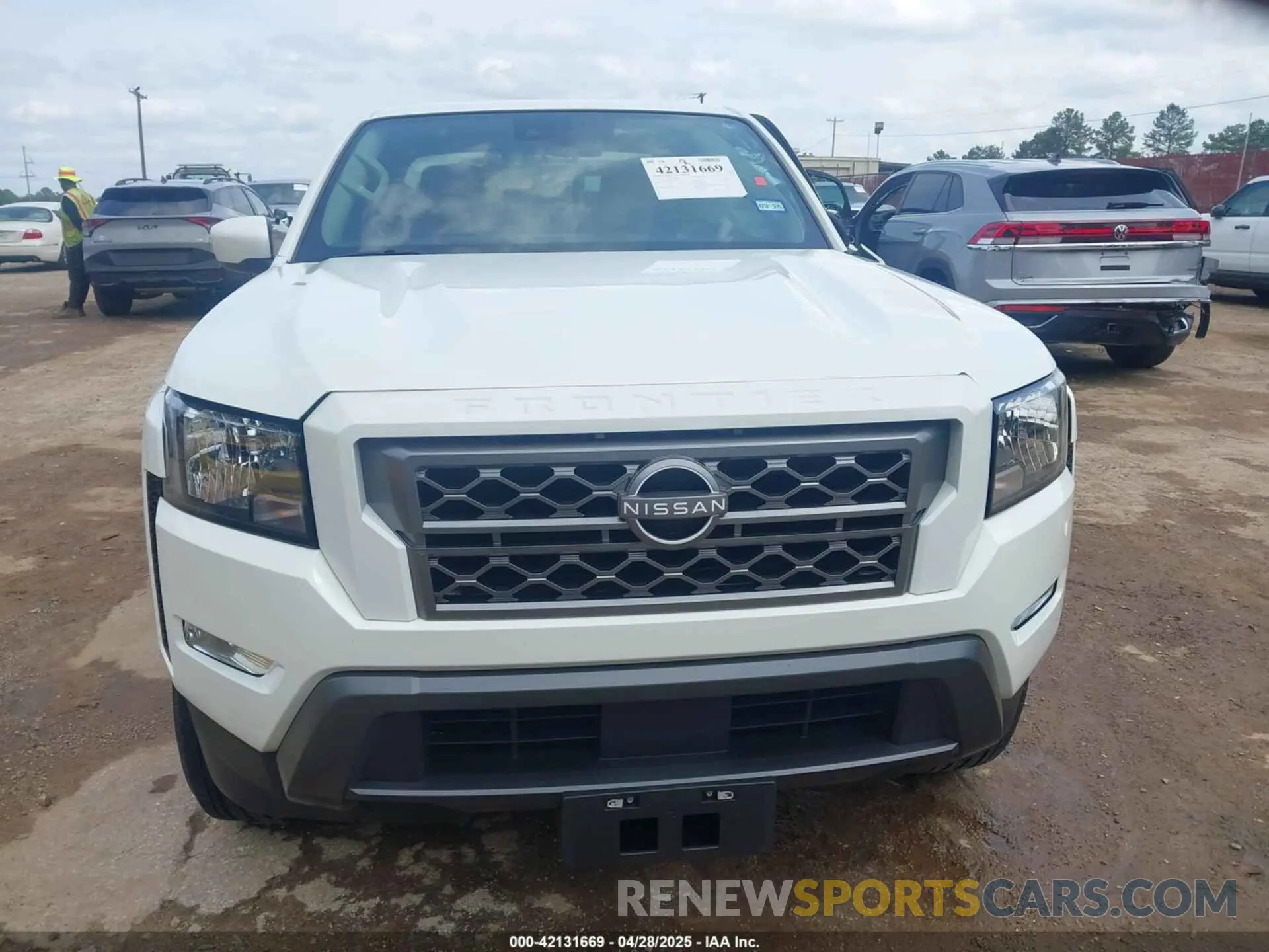 12 Photograph of a damaged car 1N6ED1FJ5RN659866 NISSAN FRONTIER 2024