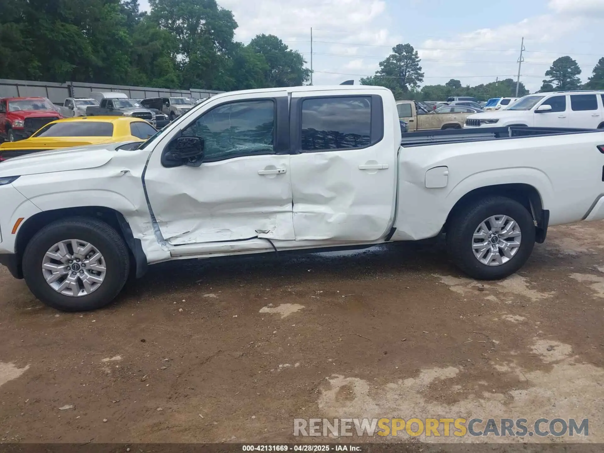 14 Photograph of a damaged car 1N6ED1FJ5RN659866 NISSAN FRONTIER 2024