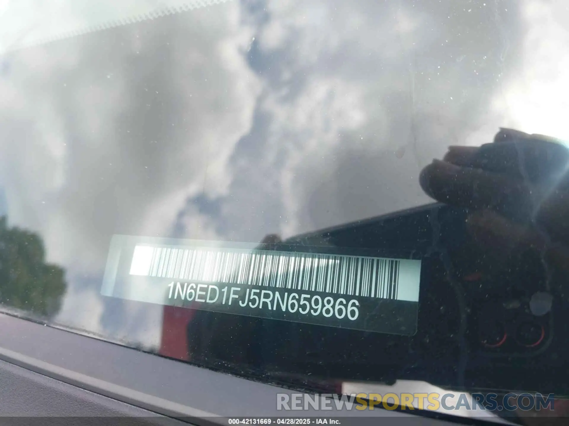 9 Photograph of a damaged car 1N6ED1FJ5RN659866 NISSAN FRONTIER 2024
