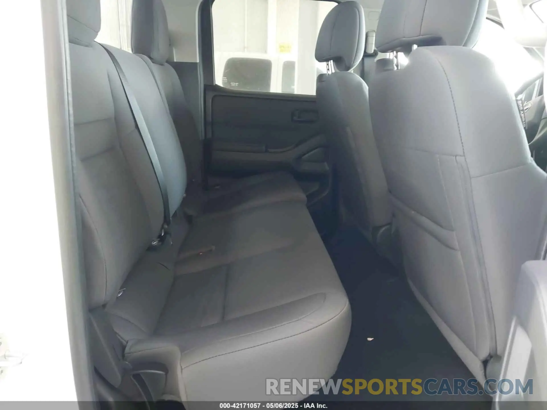 8 Photograph of a damaged car 1N6ED1EKXSN601669 NISSAN FRONTIER 2025