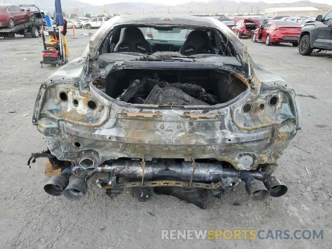 6 Фотография поврежденного автомобиля JN1AR5EF7LM100343 NISSAN GTR 2020