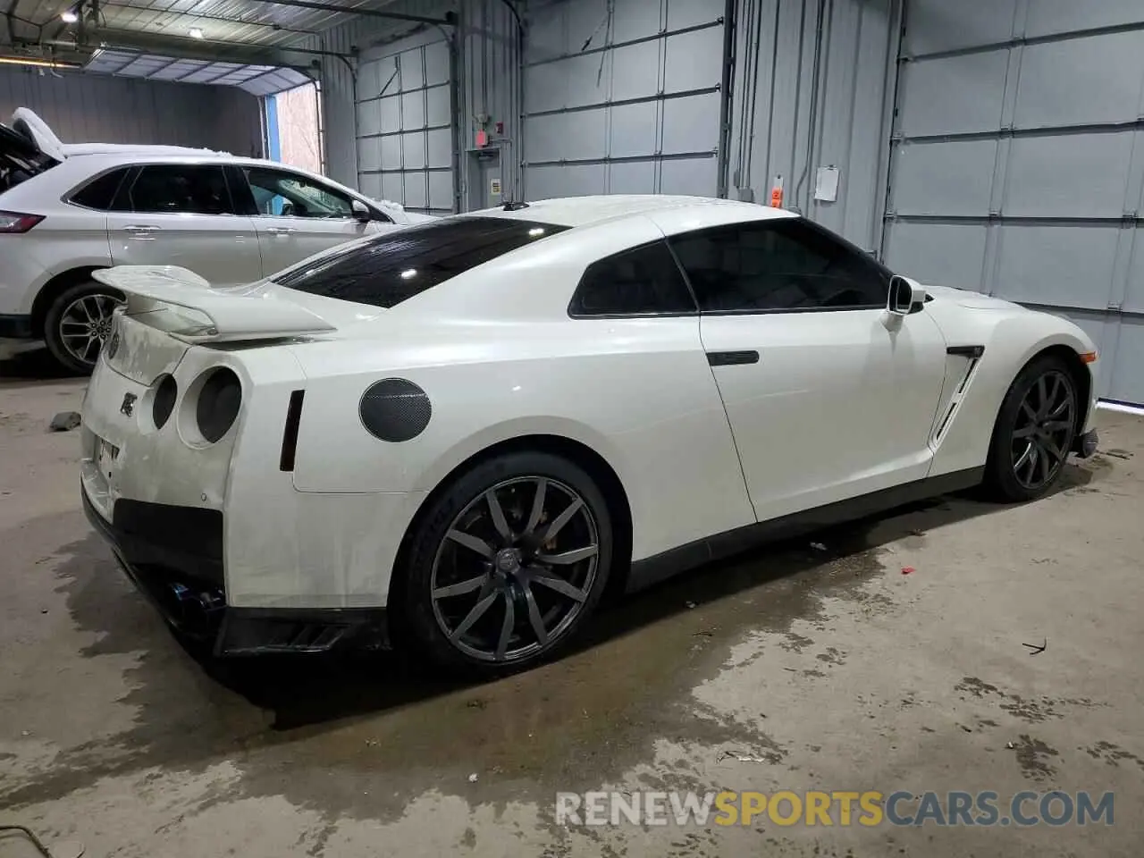3 Фотография поврежденного автомобиля JN1AR5EF7LM100438 NISSAN GTR 2020
