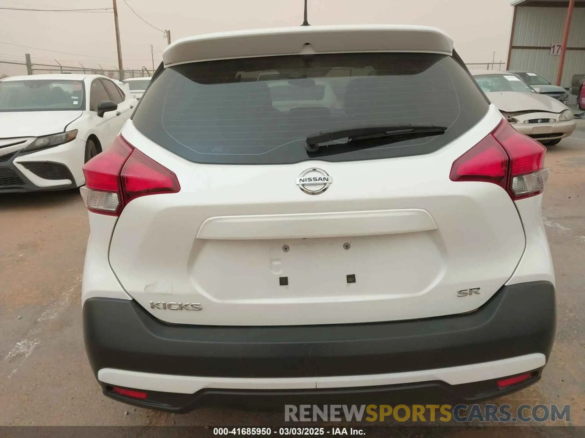 16 Photograph of a damaged car 3N1CP5CU0KL471126 NISSAN KICKS 2019